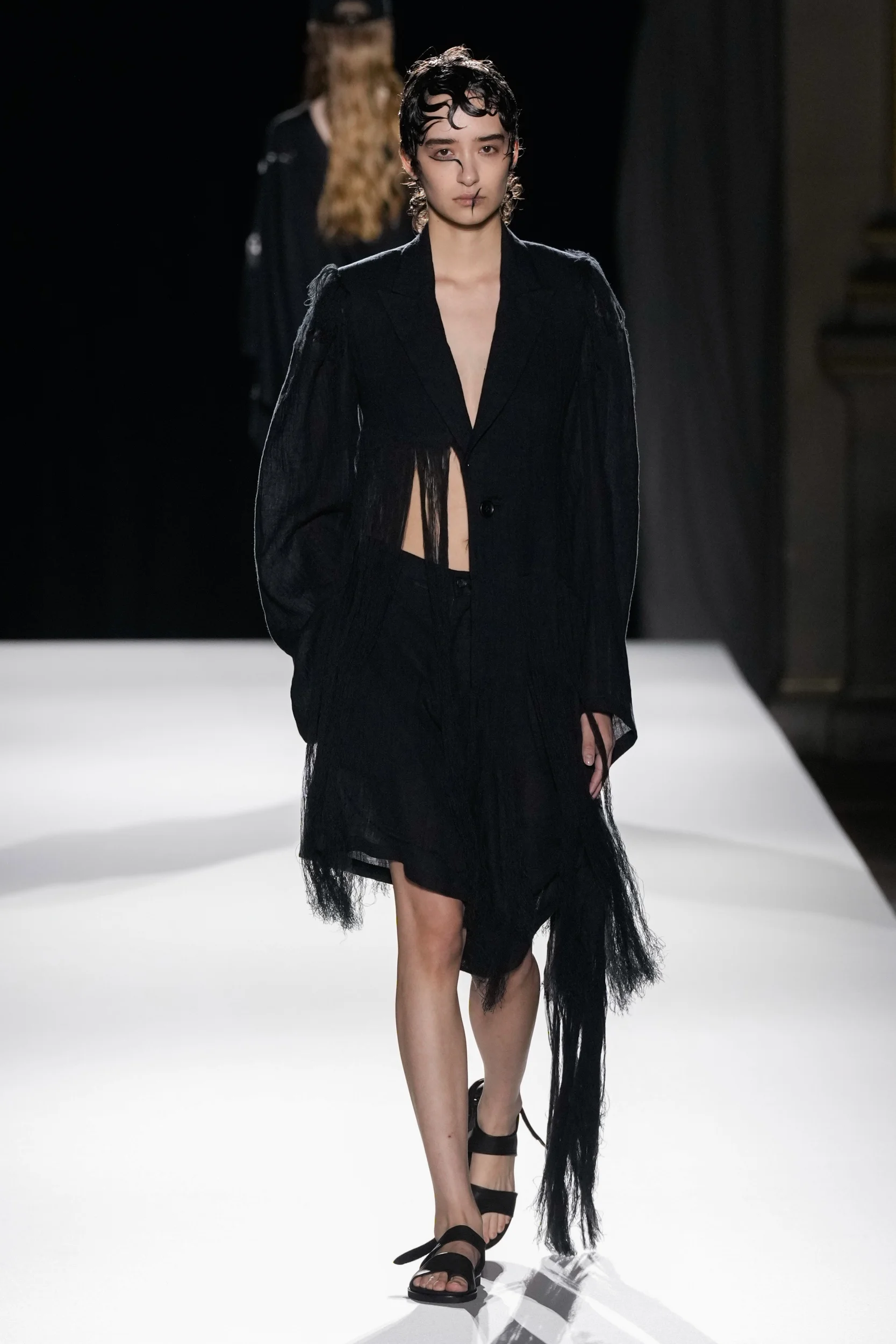 2026年春夏コレクション_YOHJI YAMAMOTO(ヨウジヤマモト)_モデル_5