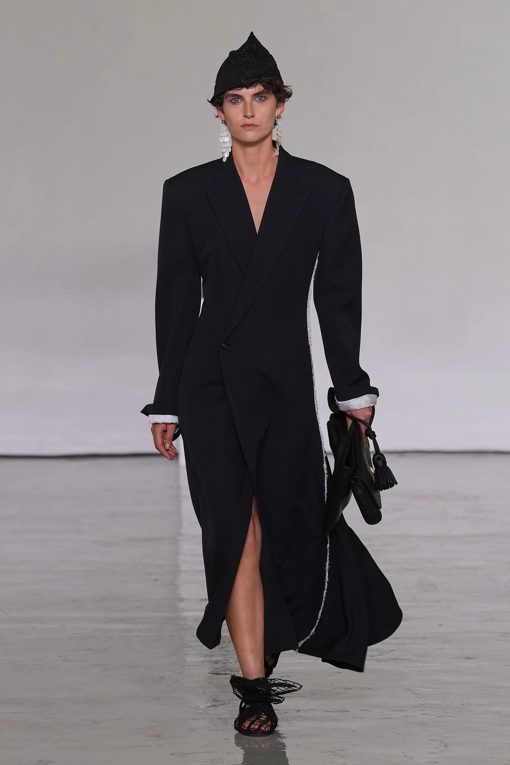 2027年春夏コレクション_BOTTEGA VENETA(ボッテガ ヴェネタ)_モデル_5