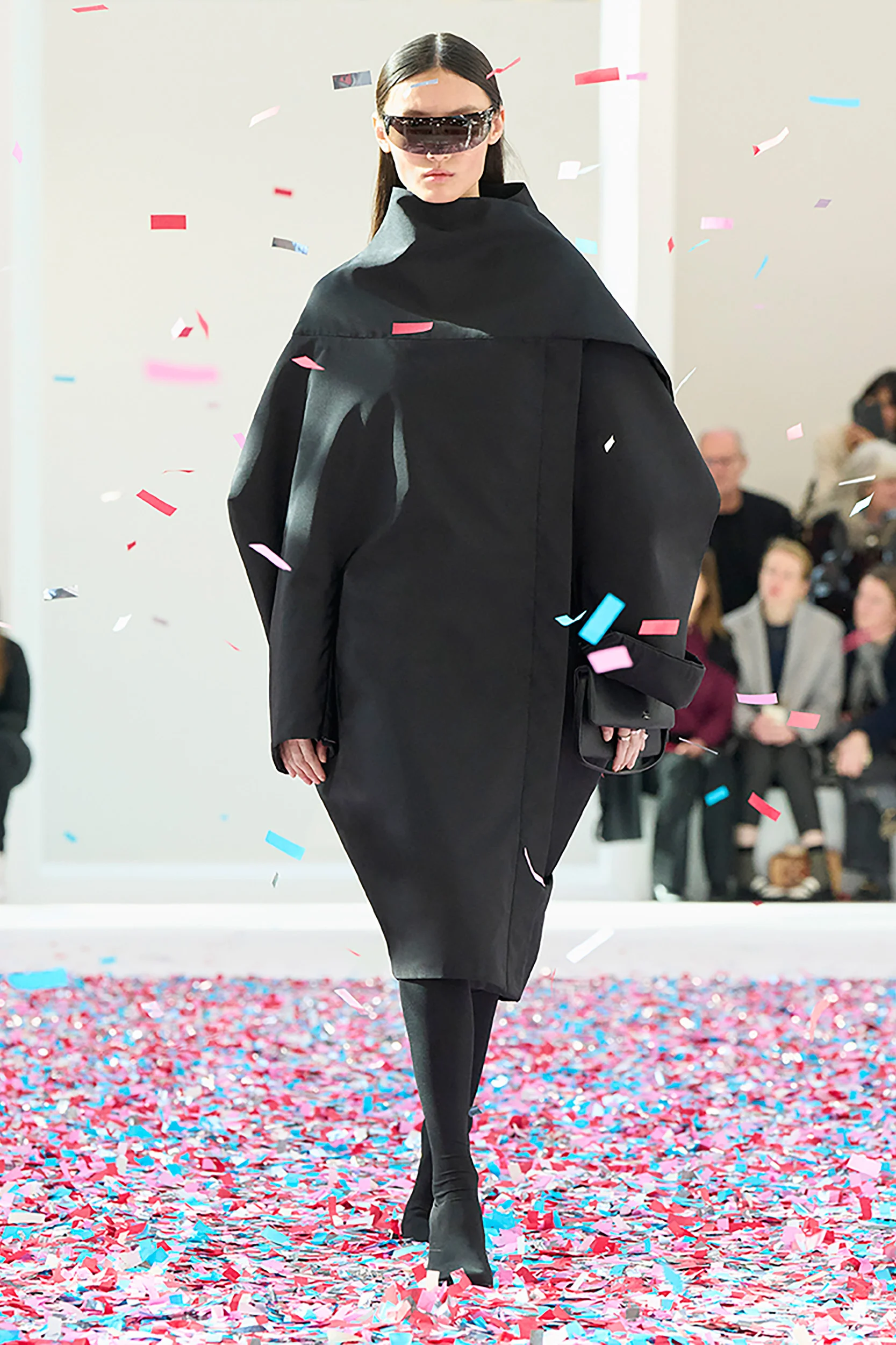 2025年秋冬コレクション_COURREGES(クレージュ)_モデル_40