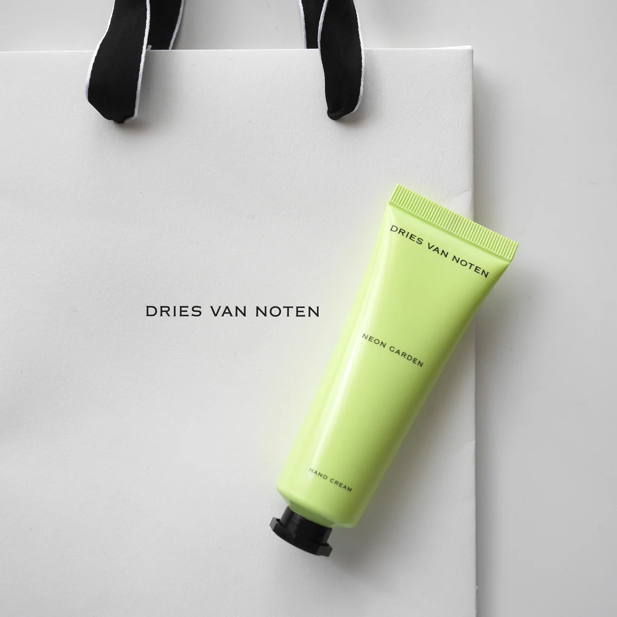 【ドリス ヴァン ノッテン】のハンドクリームとともに、年末を明るく乗り切りたい