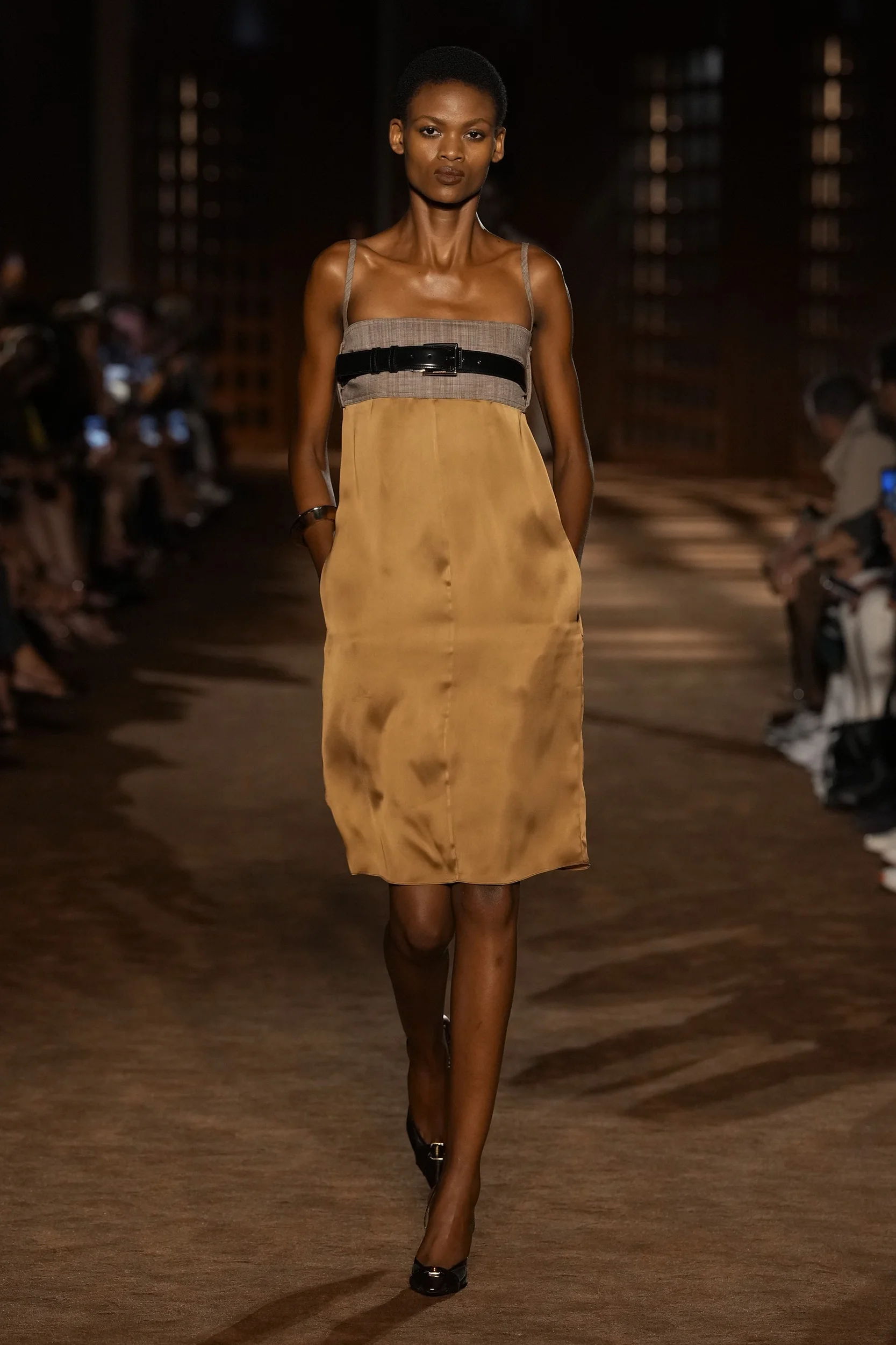 2027年春夏コレクション_FERRAGAMO(フェラガモ)_モデル_5