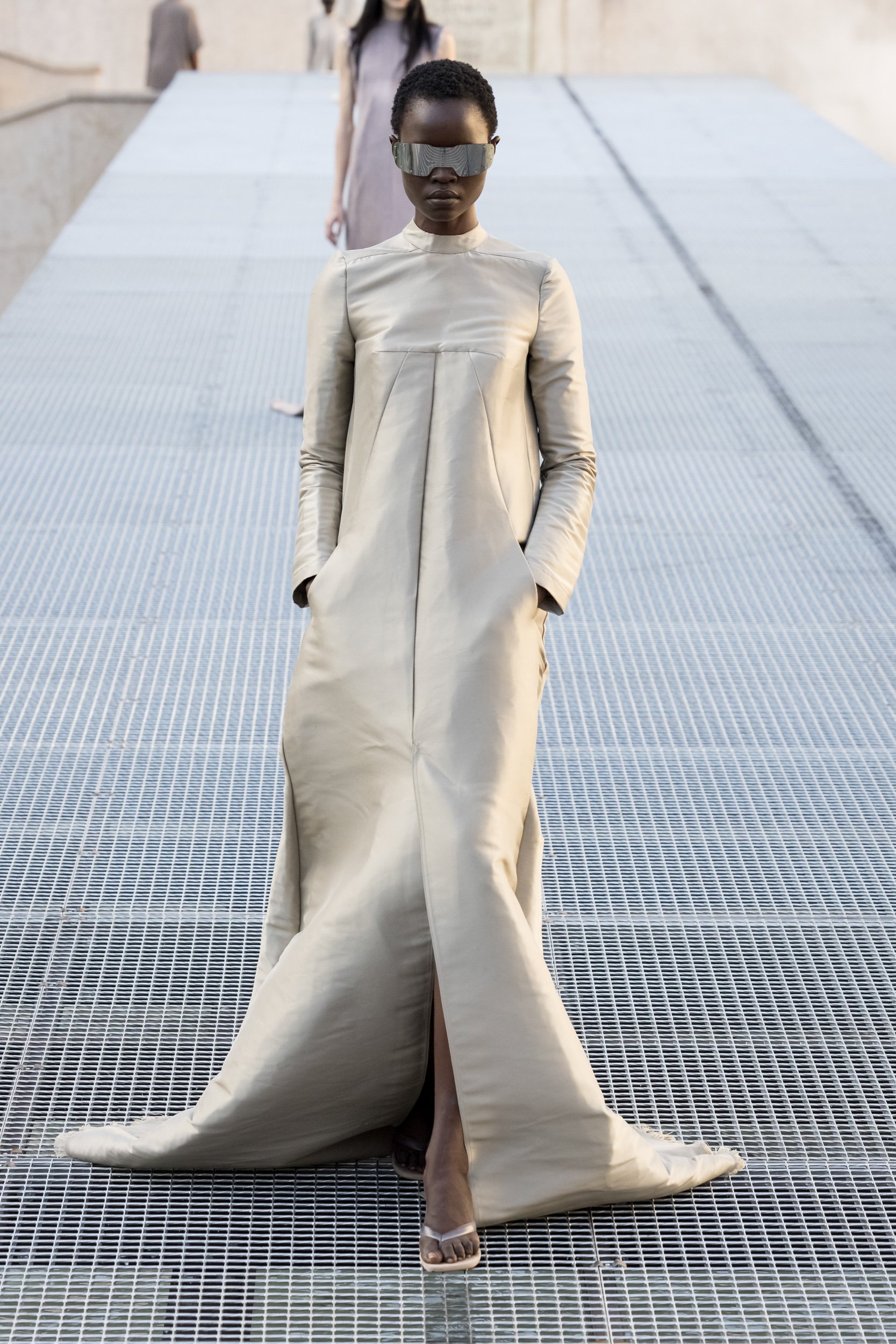 2027年春夏コレクション_RICK OWENS(リック オウエンス)_モデル_2