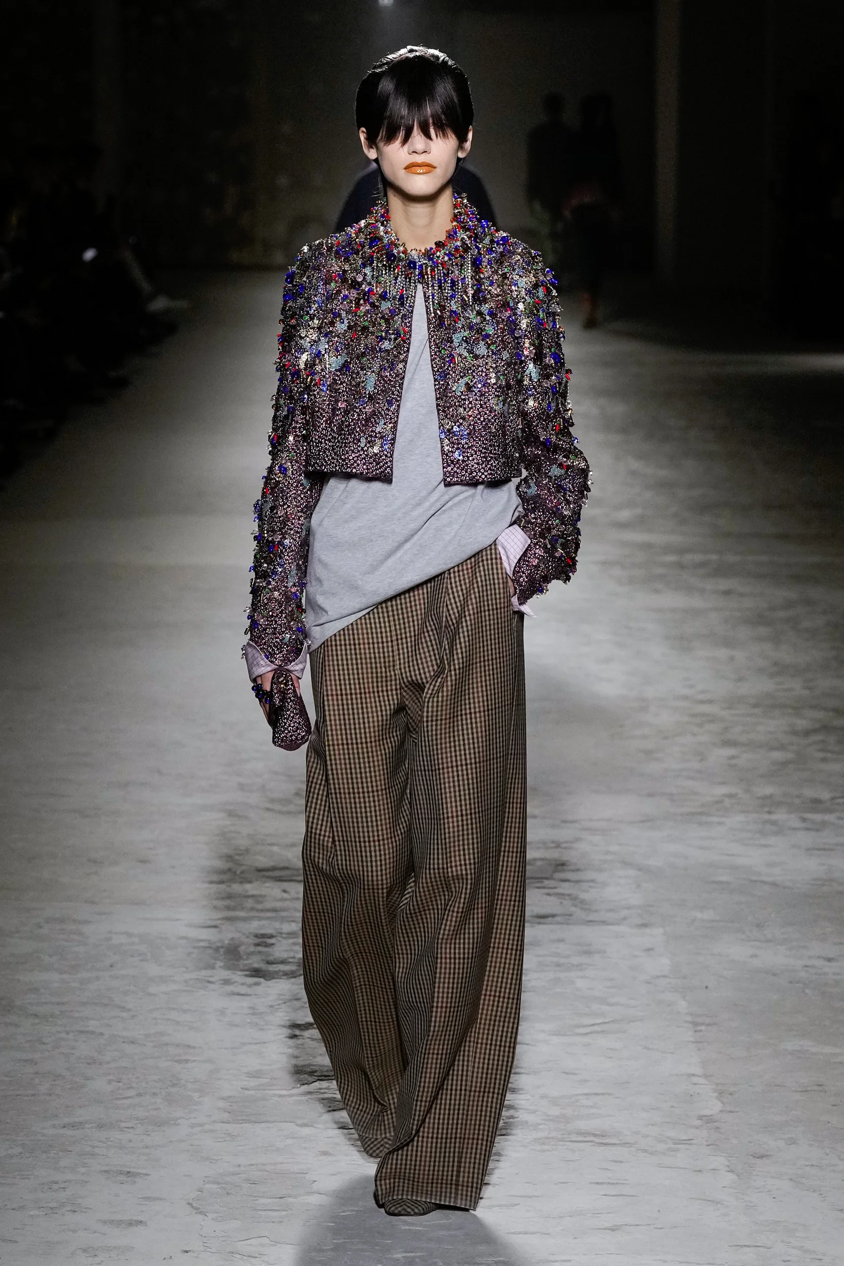 2024-25年秋冬コレクション_DRIES VAN NOTEN(ドリス ヴァン ノッテン)_モデル_37