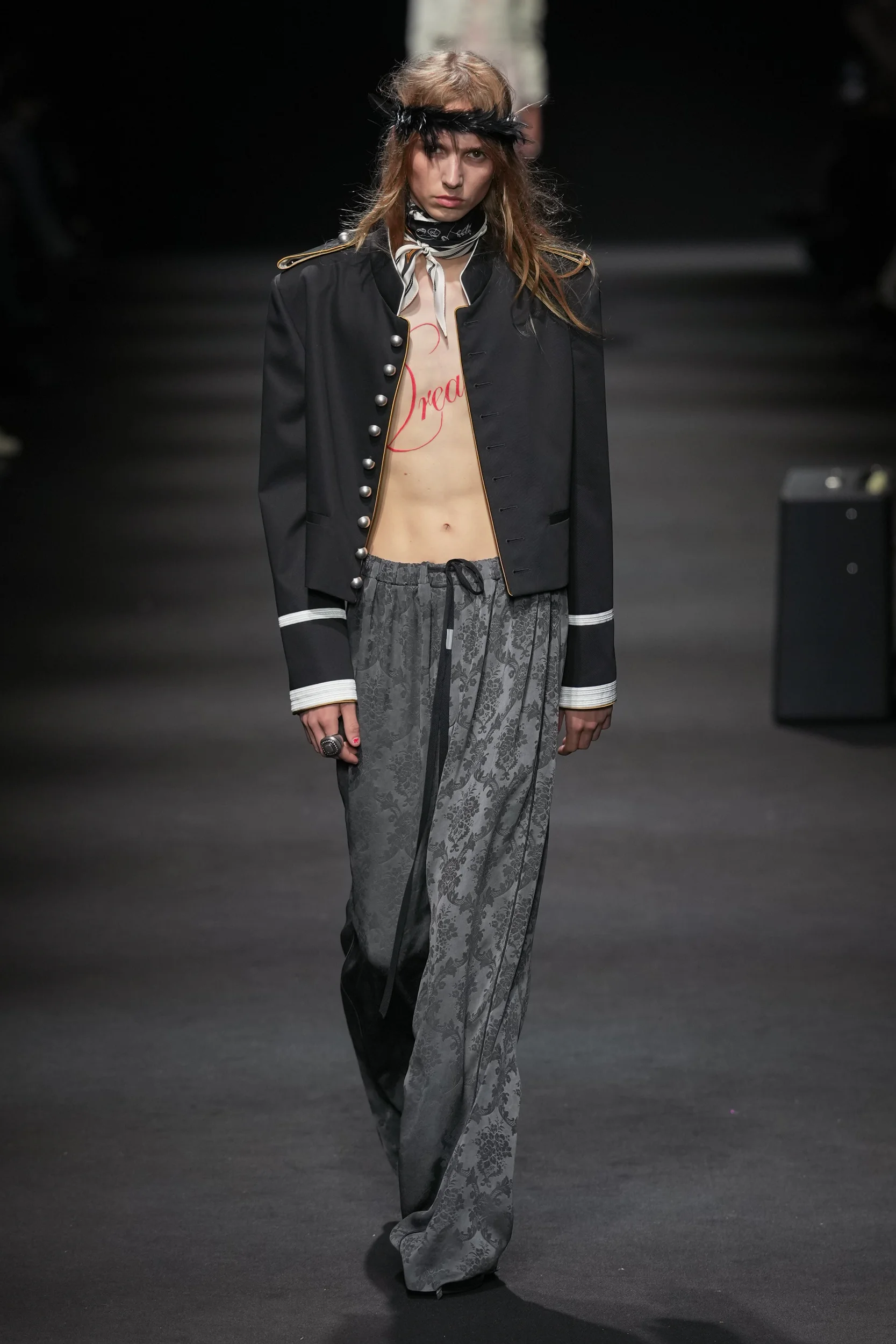 2026年春夏コレクション_ANN DEMEULEMEESTER(アン ドゥムルメステール)_モデル_7