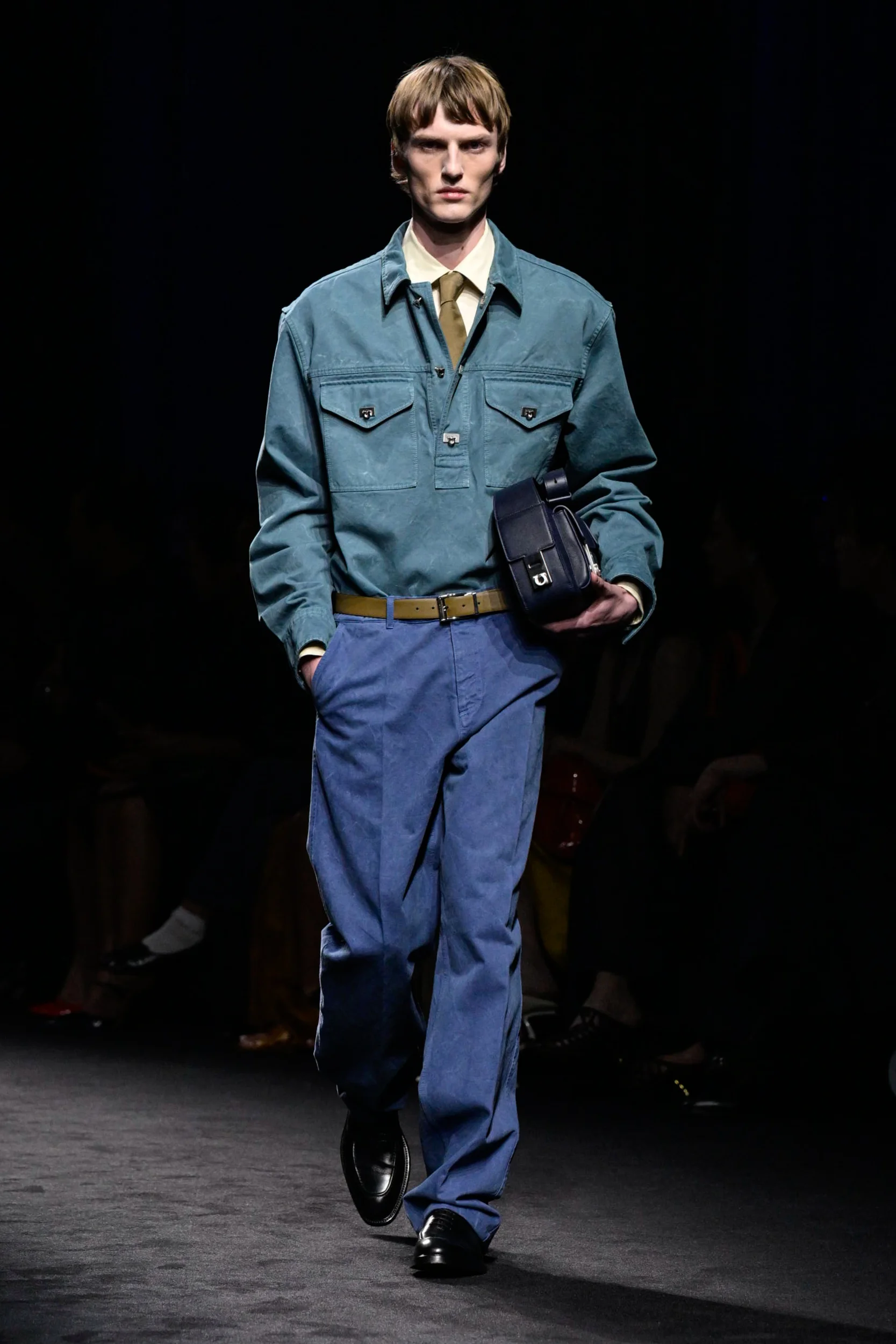 2026-27年秋冬コレクション_FERRAGAMO(フェラガモ)_モデル_41