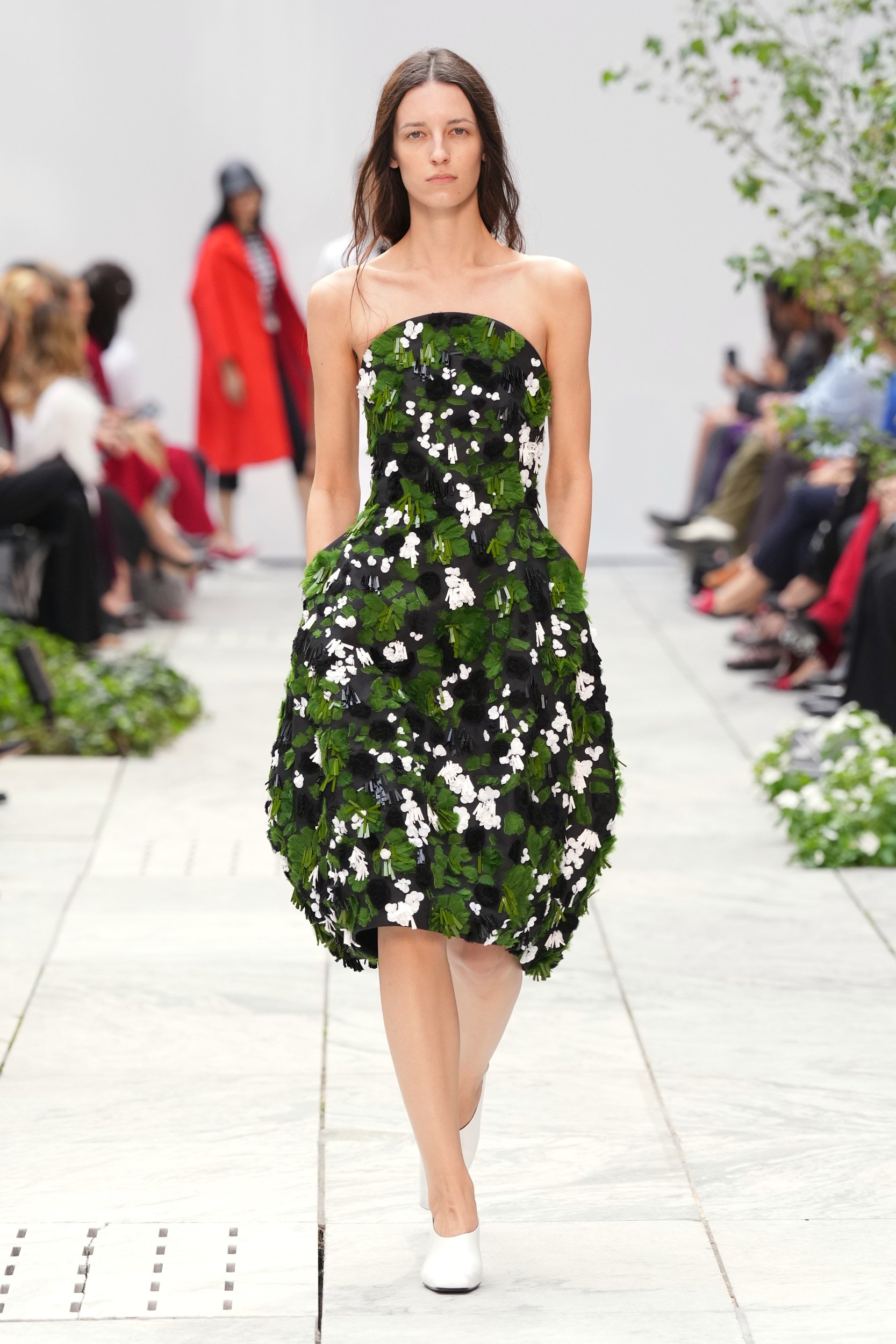 2027年春夏コレクション_MICHAEL KORS COLLECTION(マイケル・コース コレクション)_モデル_19
