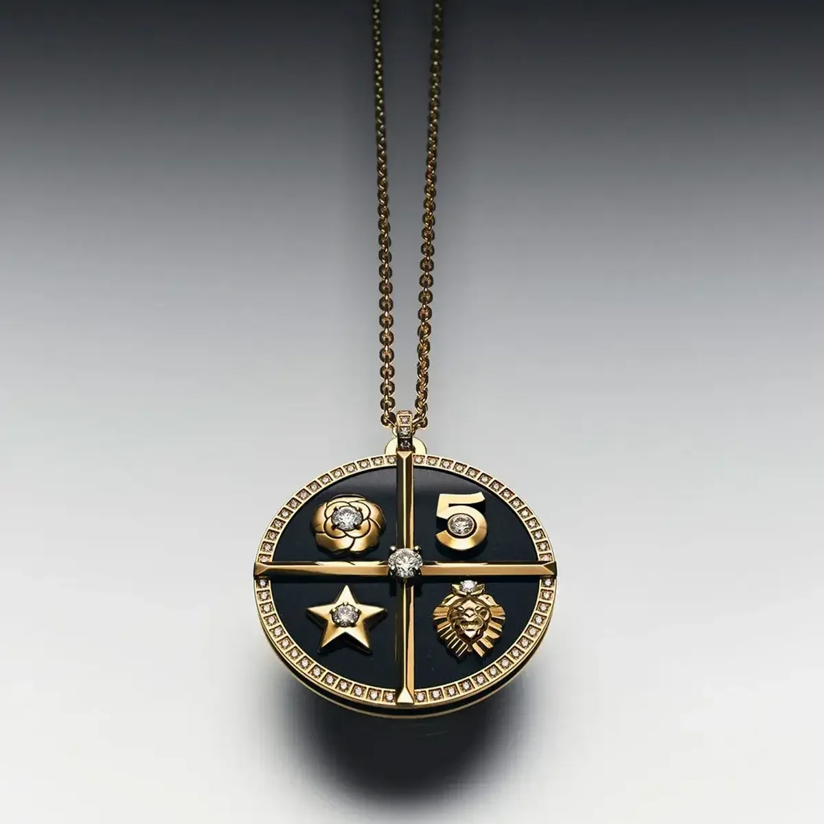 人気ブランドの新作ネックレス3選！ 2025年を締めくくるご褒美やギフトに 【シャネル】【ミキモト】【ピアジェ】