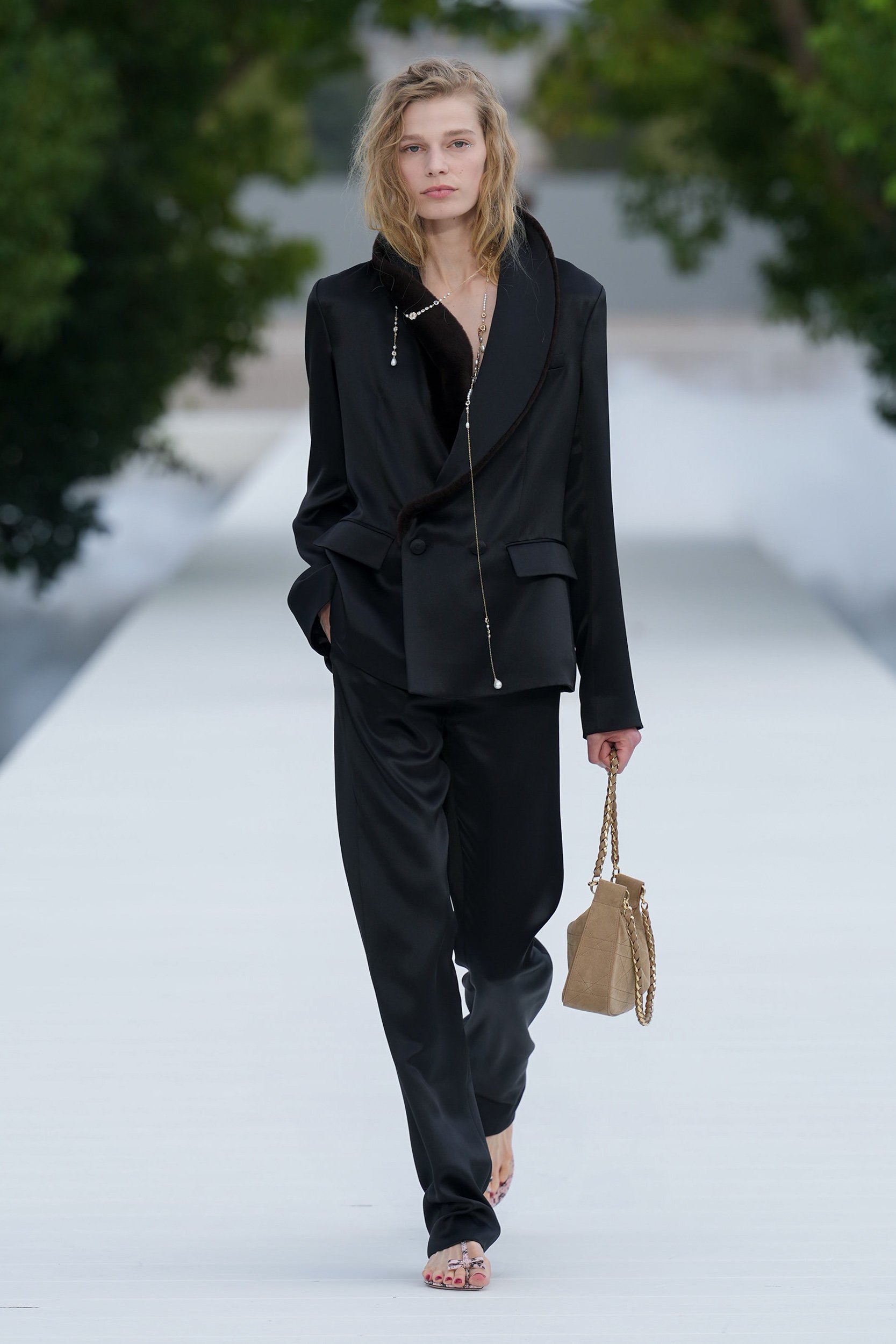 2027年春夏コレクション_DIOR(ディオール)_モデル_44