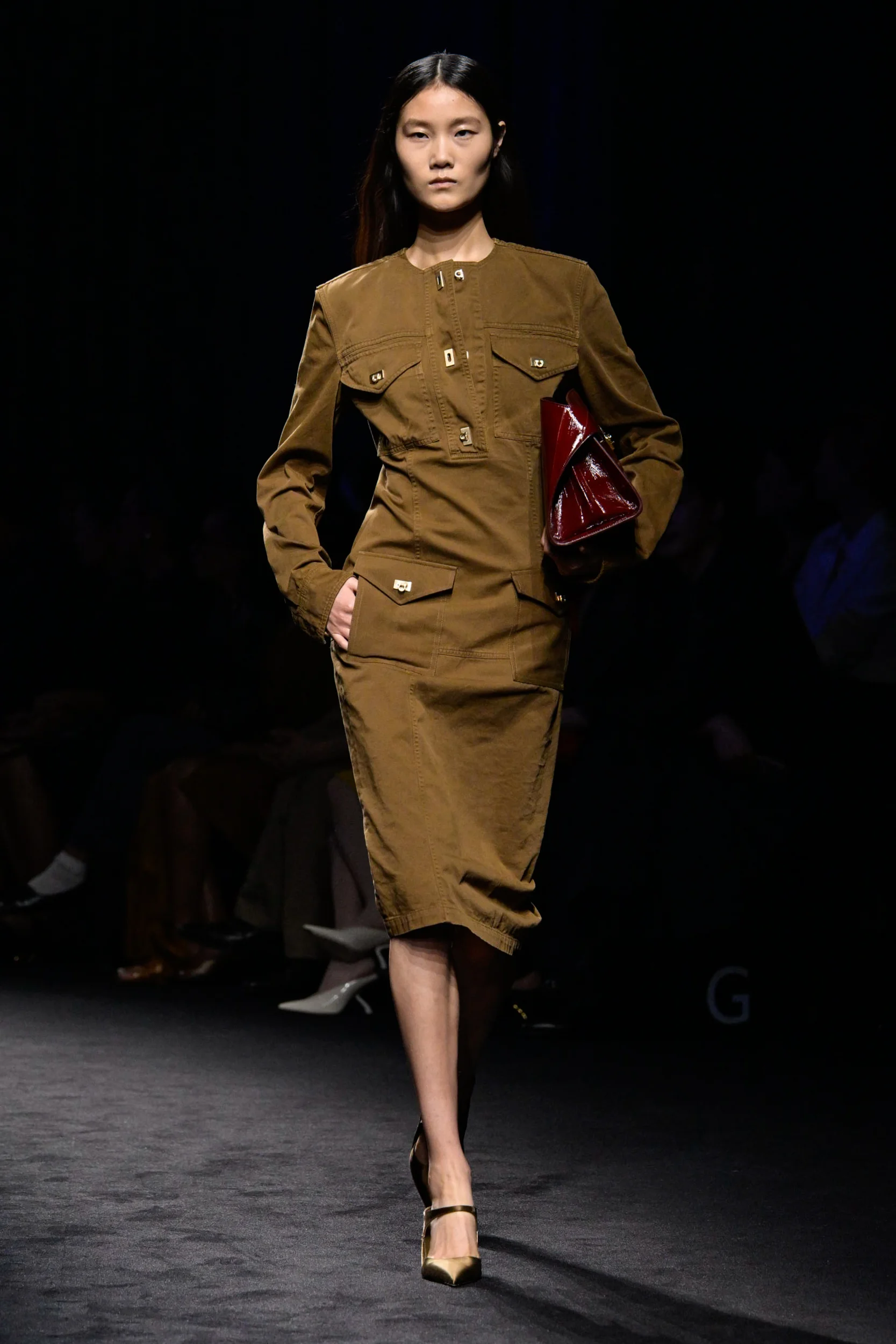 2026-27年秋冬コレクション_FERRAGAMO(フェラガモ)_モデル_42