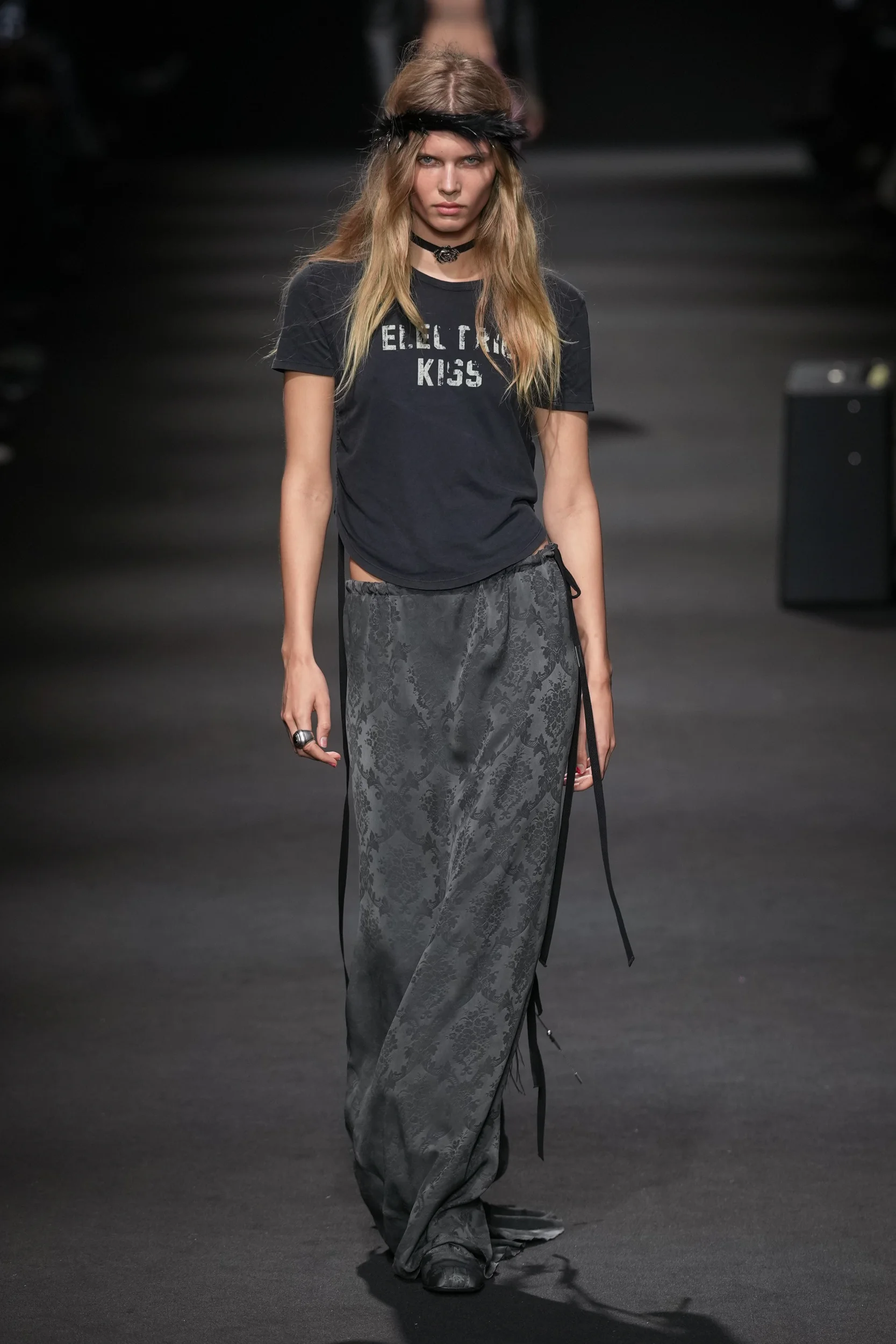 2026年春夏コレクション_ANN DEMEULEMEESTER(アン ドゥムルメステール)_モデル_3