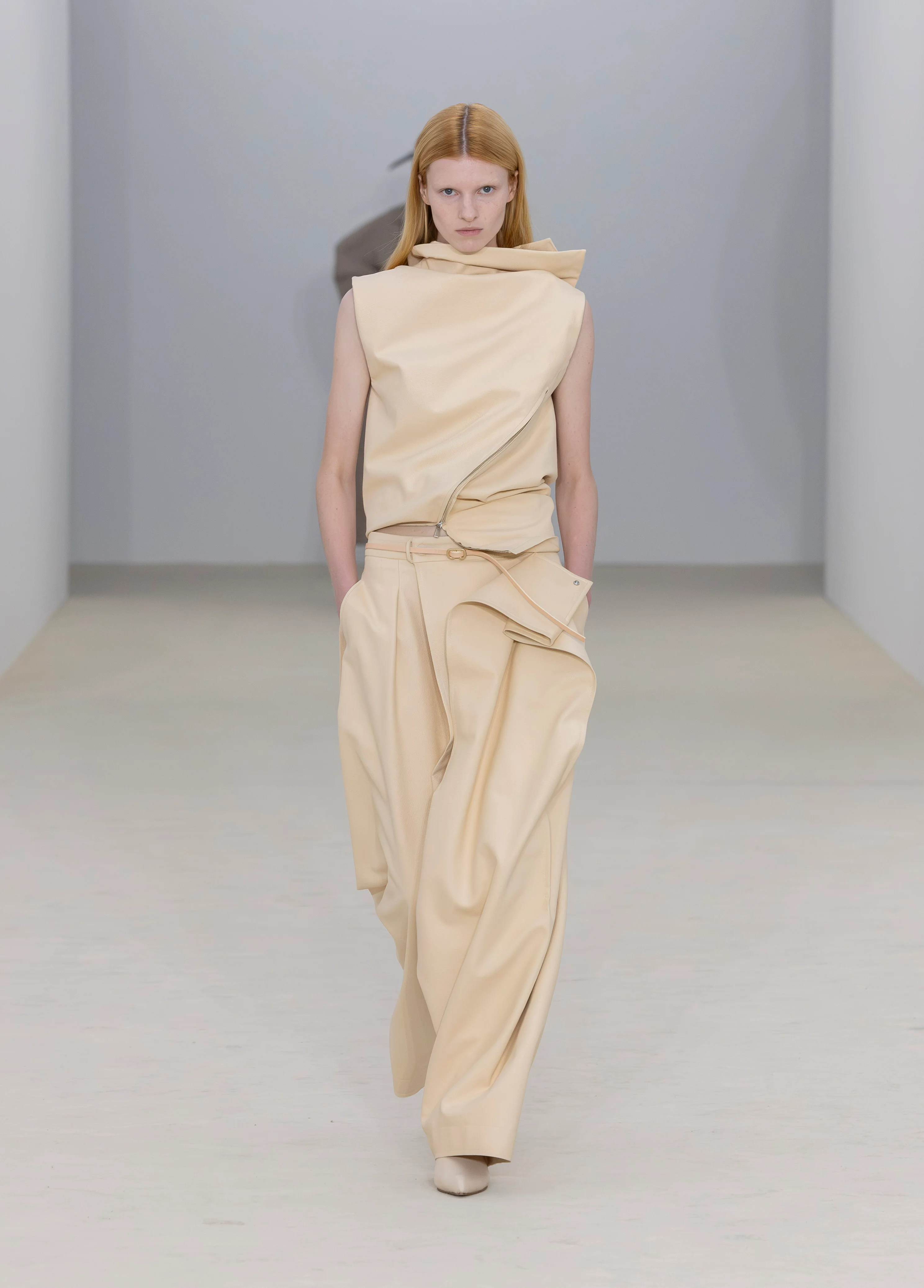 2026年春夏コレクション_ISSEY MIYAKE(イッセイミヤケ)_モデル_16