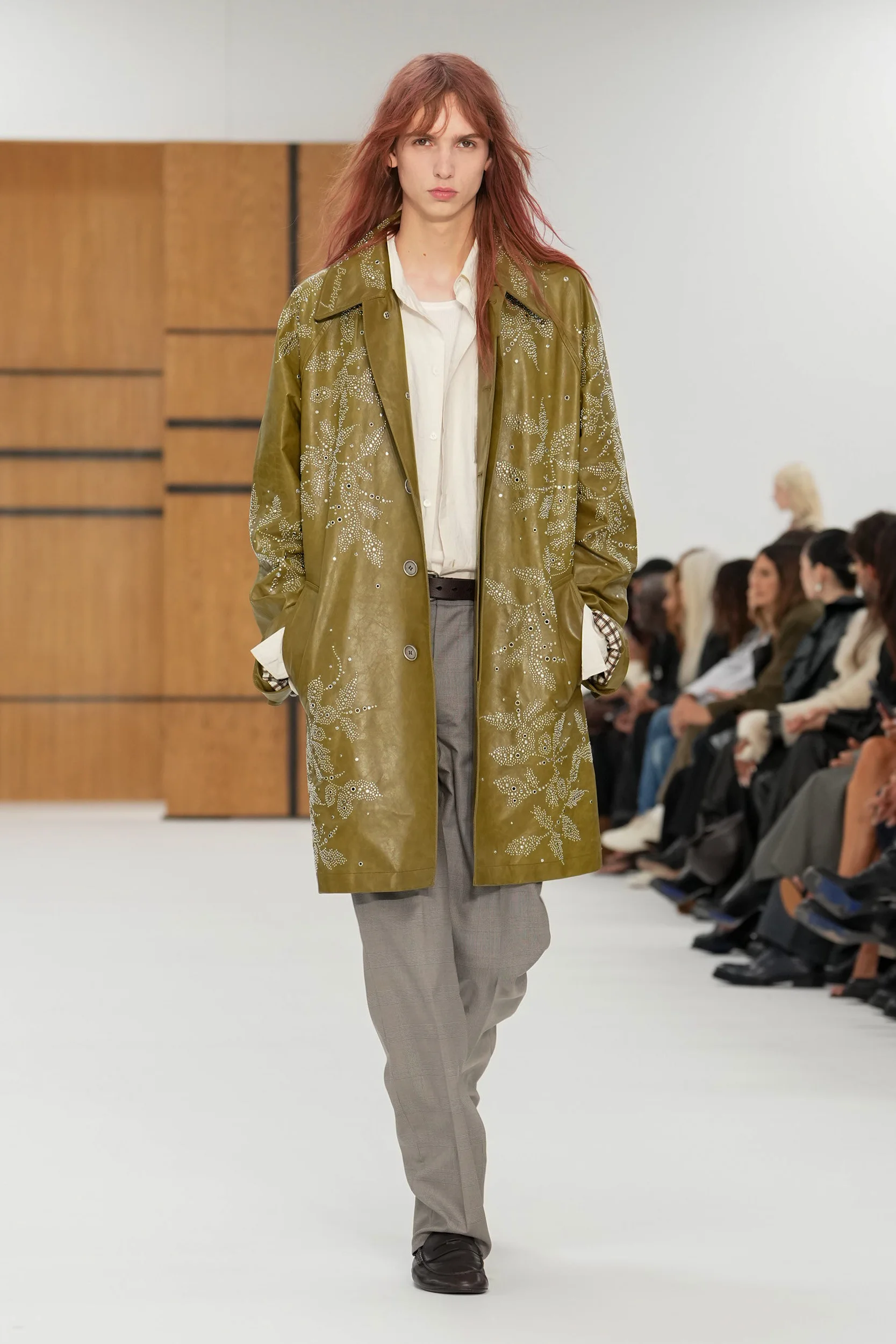 2027年春夏コレクション_BURBERRY(バーバリー)_モデル_21