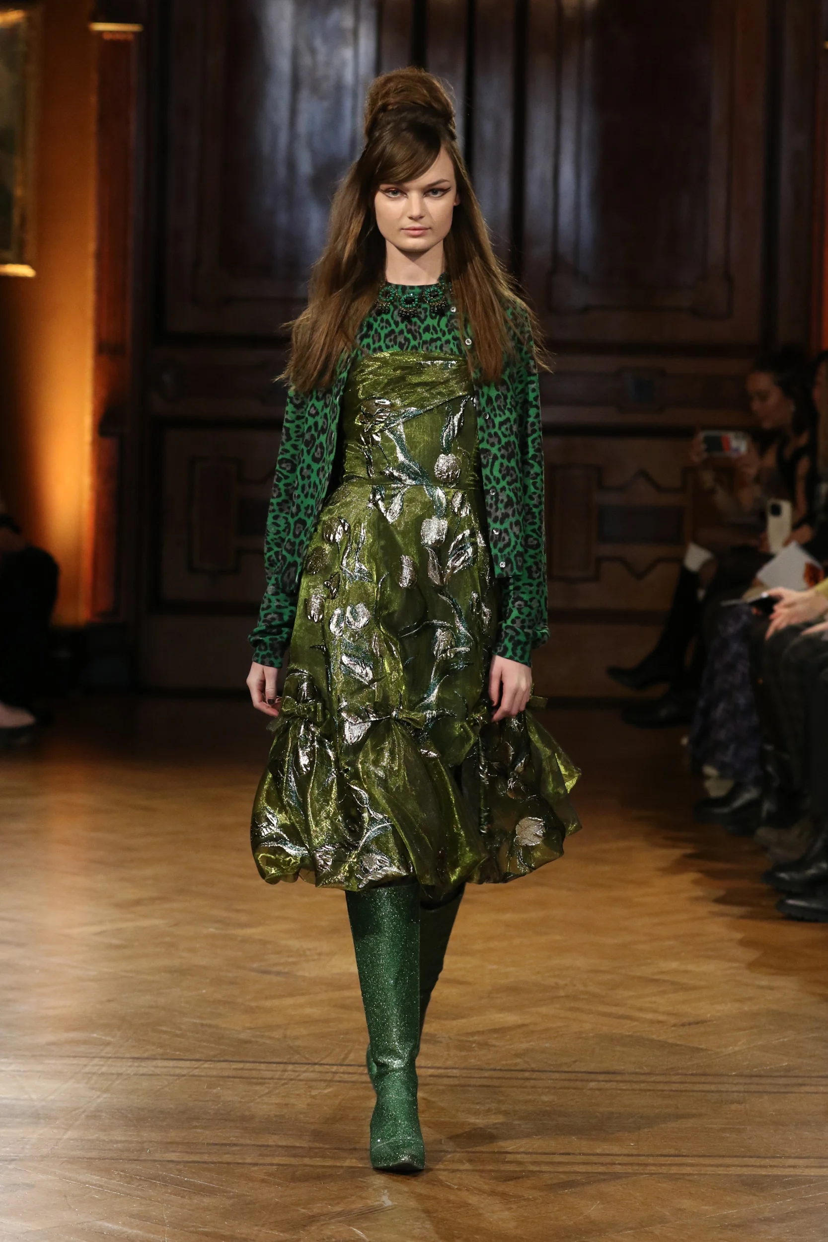 2026-27年秋冬コレクション_ANNA SUI(アナ スイ)_モデル_17