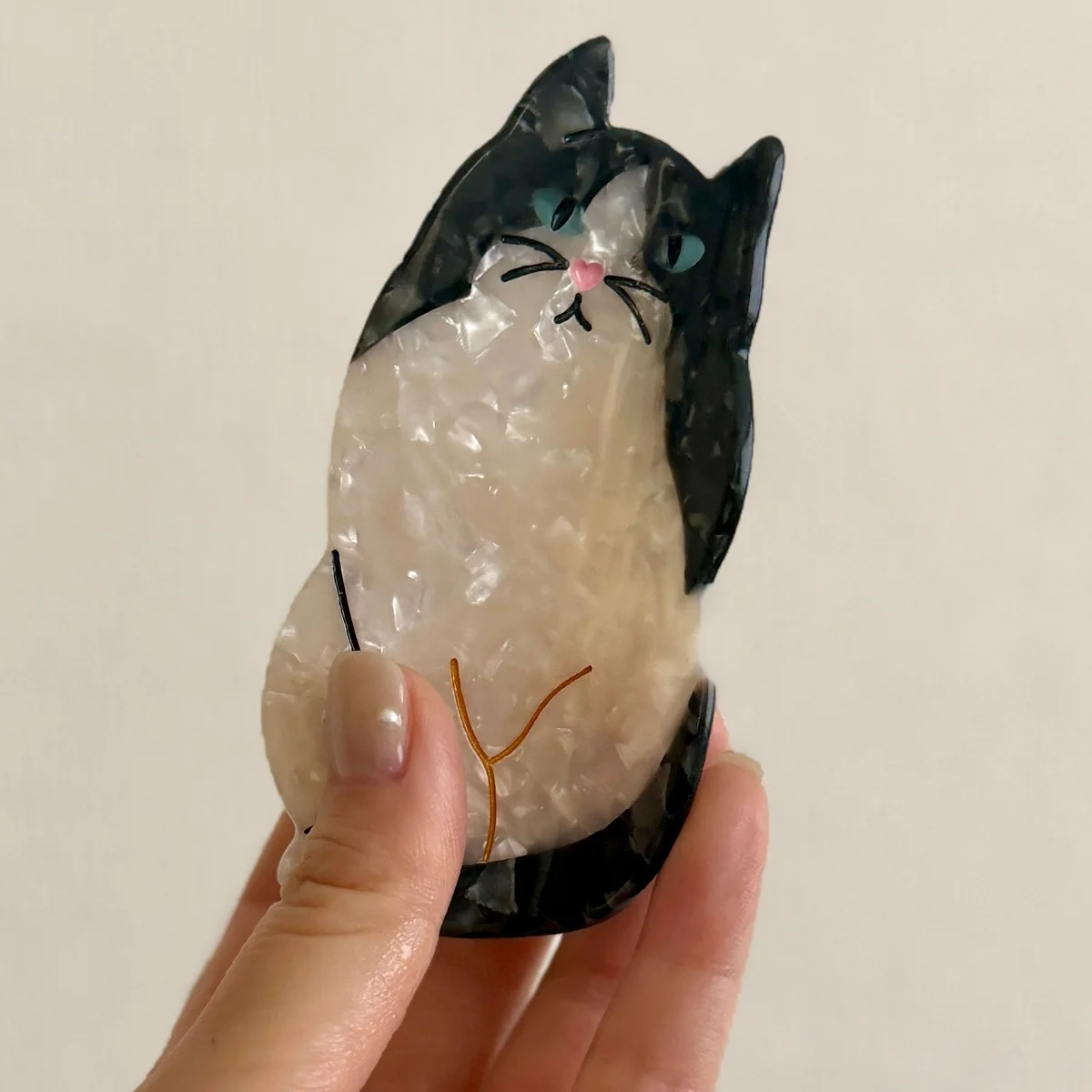 一目惚れしたBALLKOSSの【猫ヘアクリップ】を愛用中！