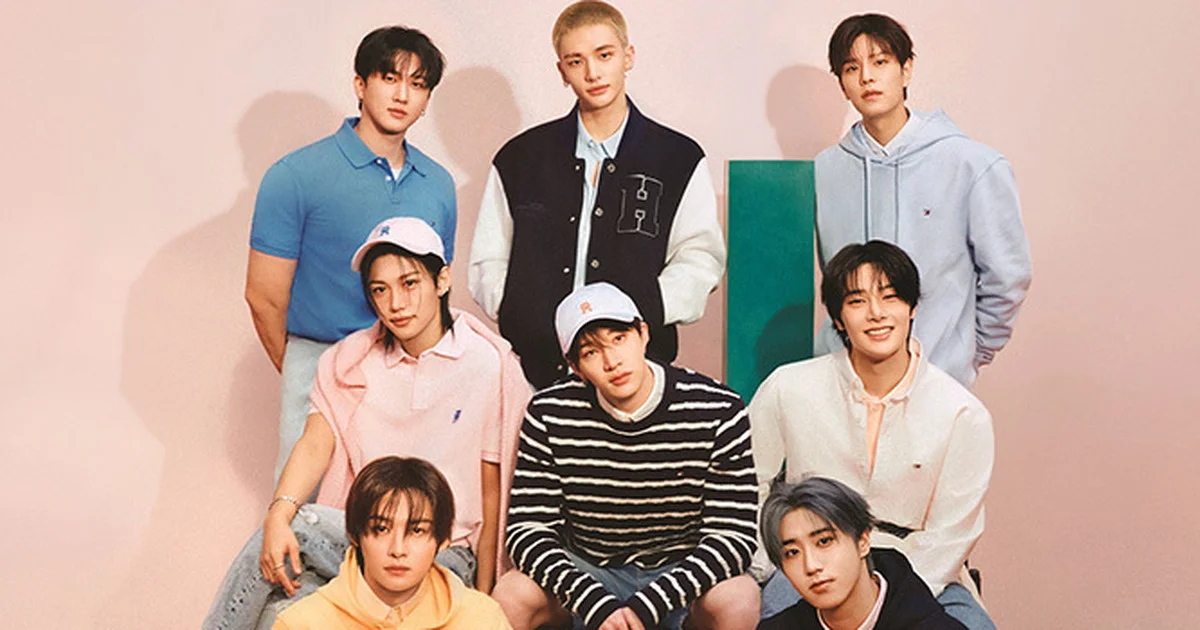 Stray Kidsが春のプレッピースタイルで登場！ マリンテイストな