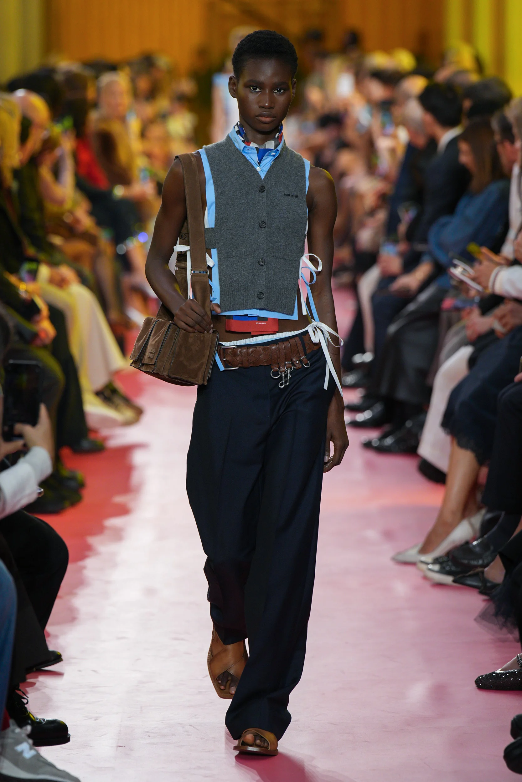 2026年春夏コレクション_MIU MIU(ミュウミュウ)_モデル_31