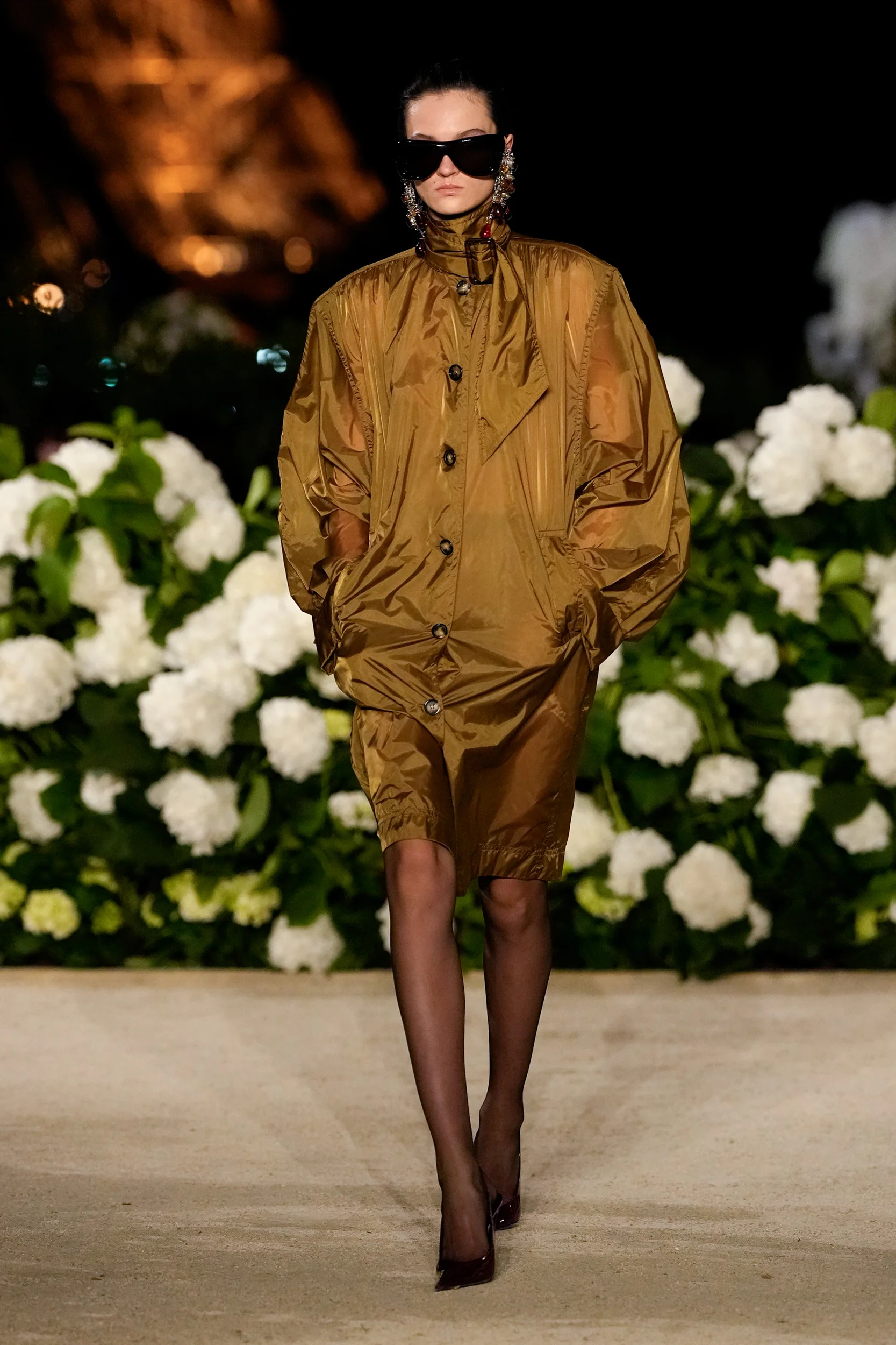 2026年春夏コレクション_SAINT LAURENT(サンローラン)_モデル_24