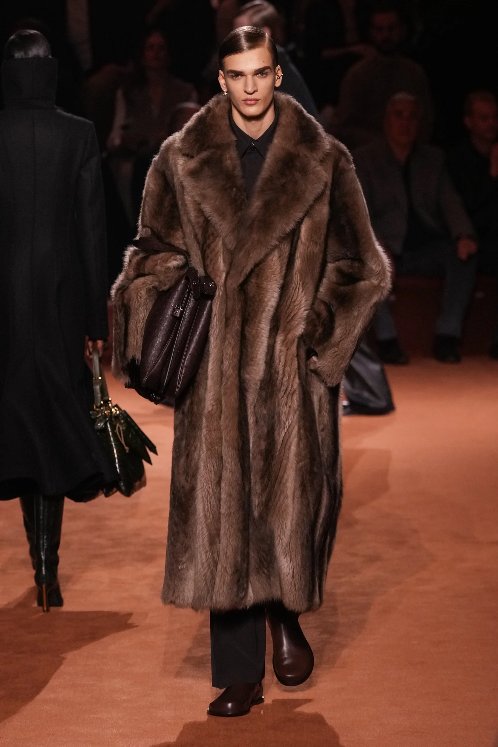 2025年秋冬コレクション_FENDI(フェンディ)_モデル_12