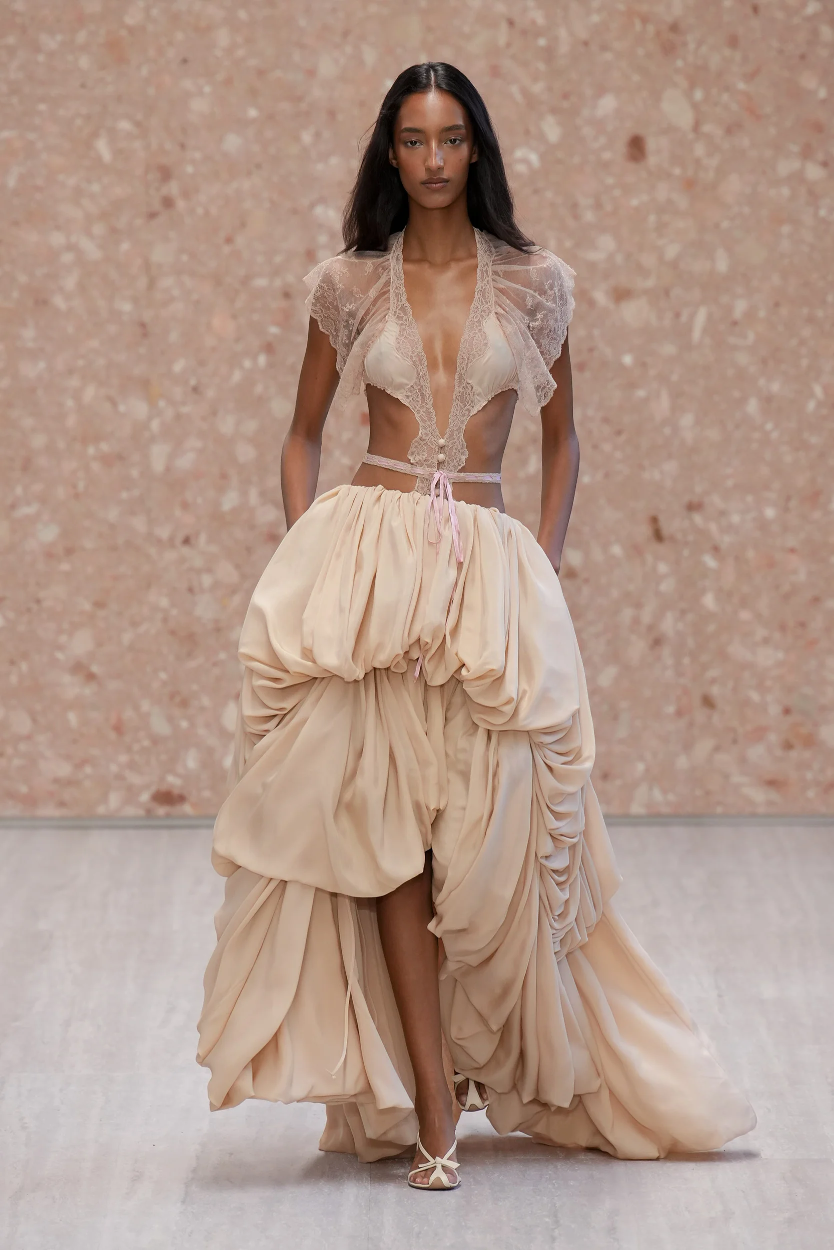 2027年春夏コレクション_CHLOÉ(クロエ)_モデル_53