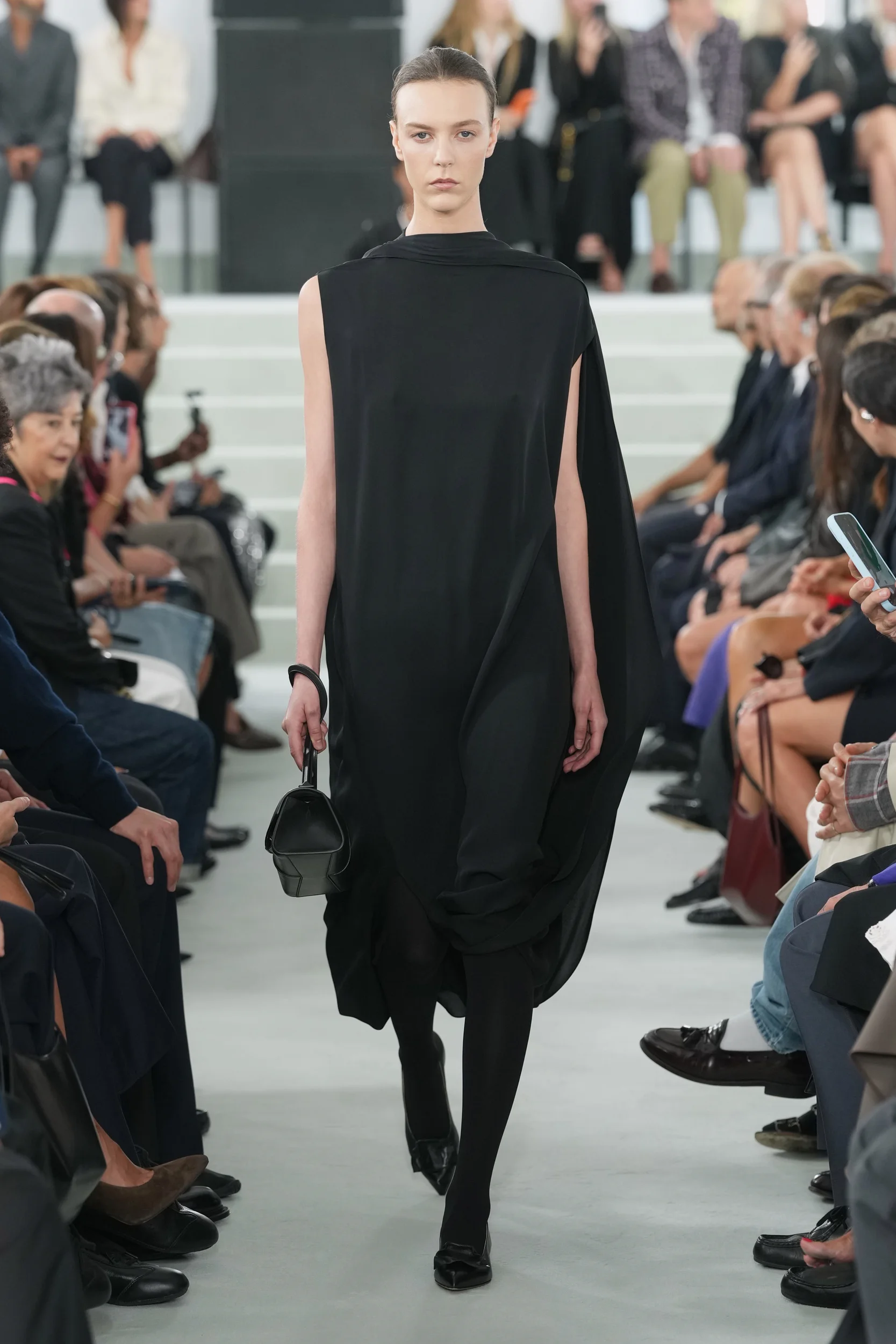 2027年春夏コレクション_JIL SANDER(ジル サンダー)_モデル_11