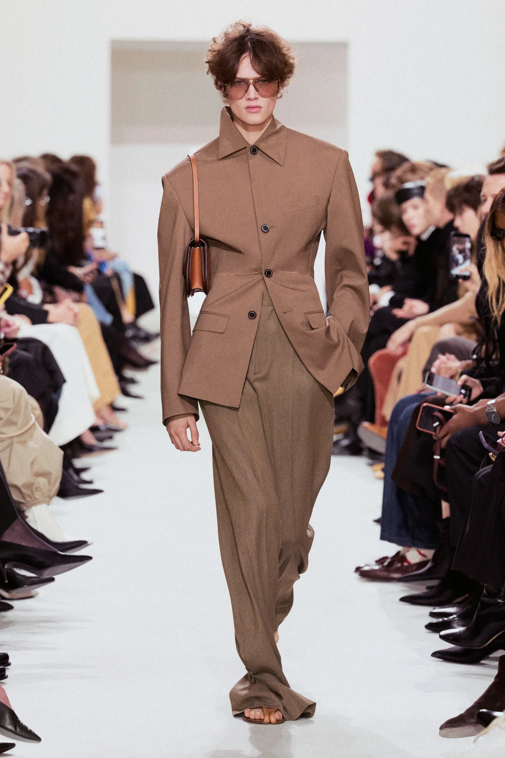 2027年春夏コレクション_CELINE(セリーヌ)_モデル_45