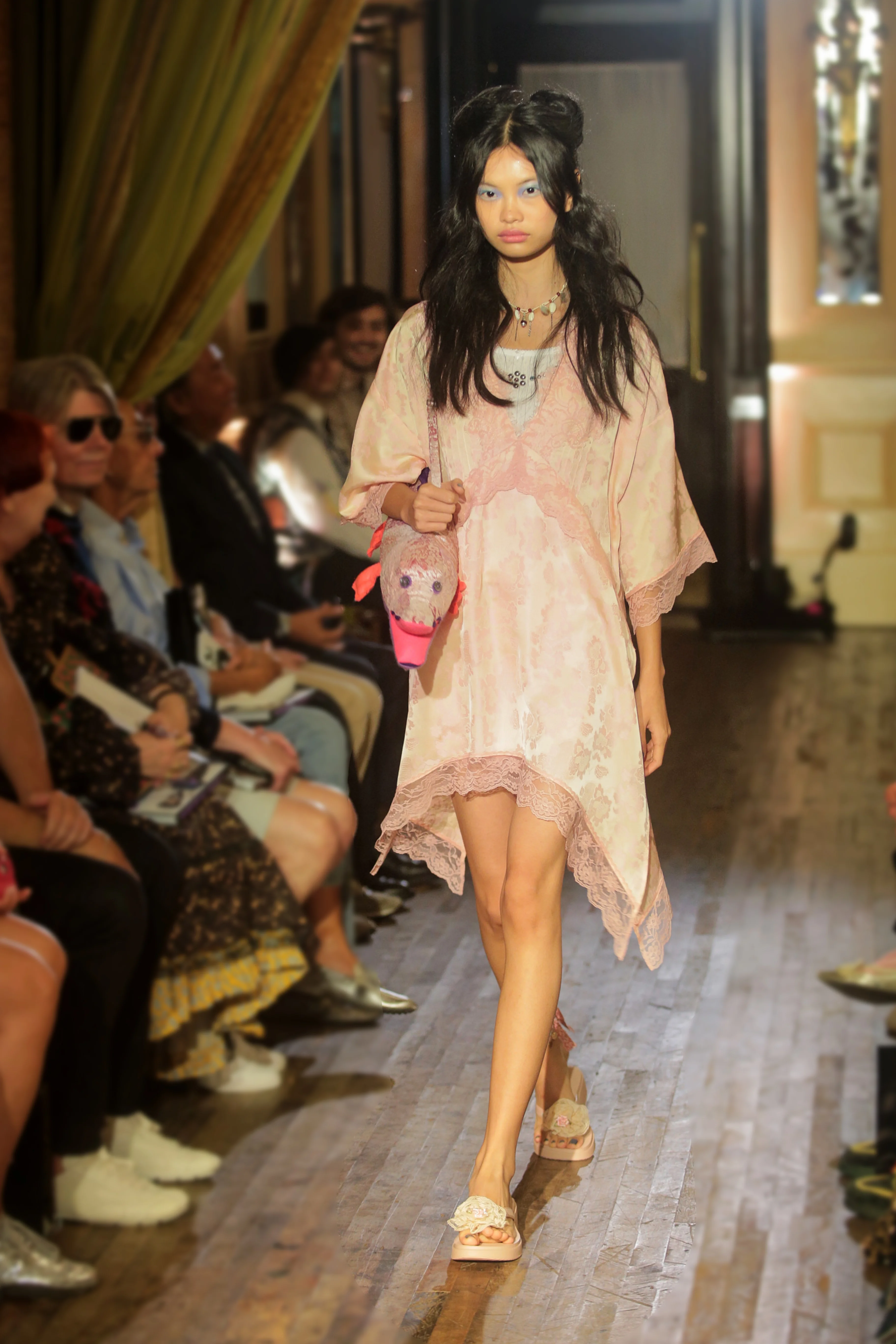 2026年春夏コレクション_ANNA SUI(アナ スイ)_モデル_20