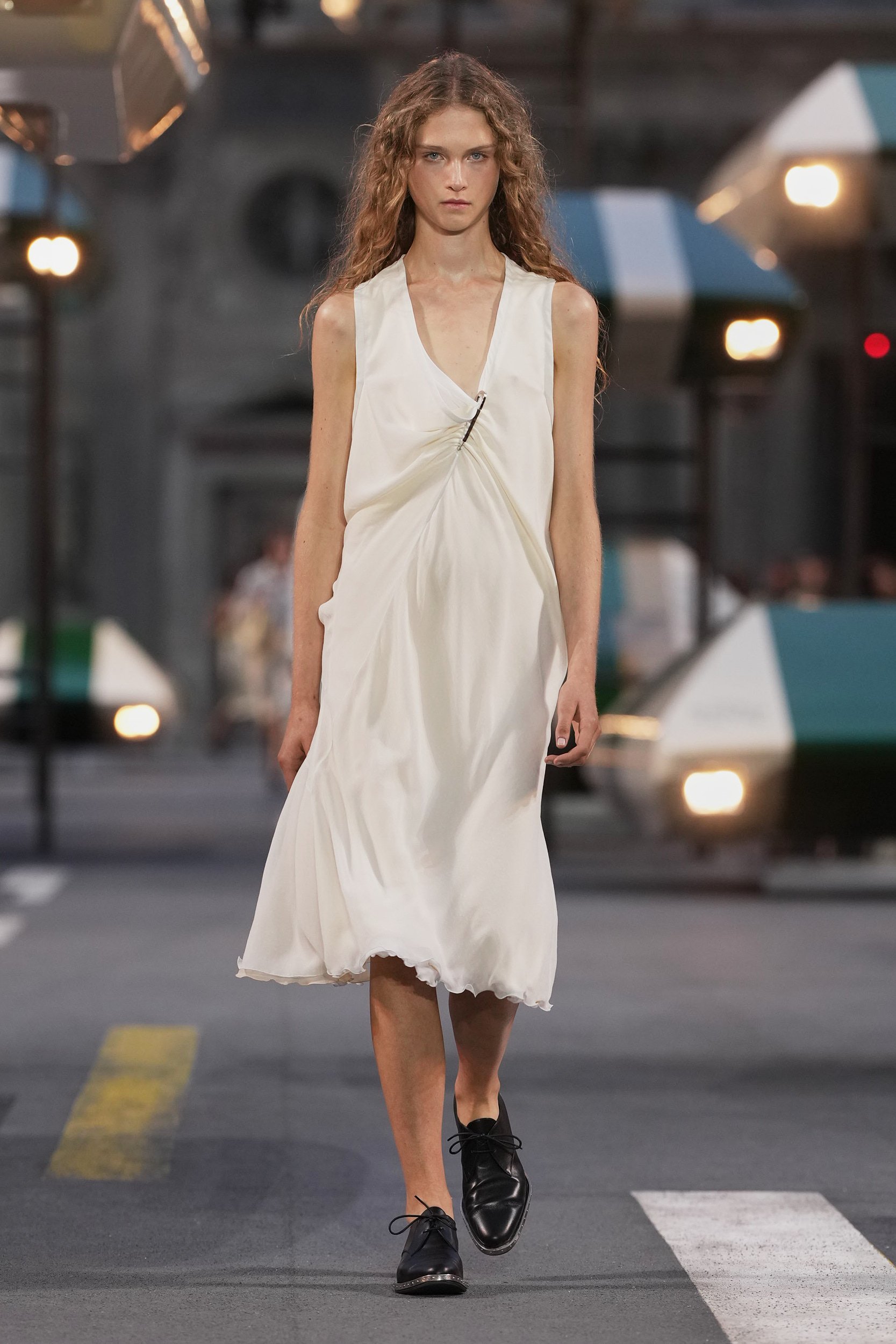 2027年春夏コレクション_LOUIS VUITTON(ルイ・ヴィトン)_モデル_2