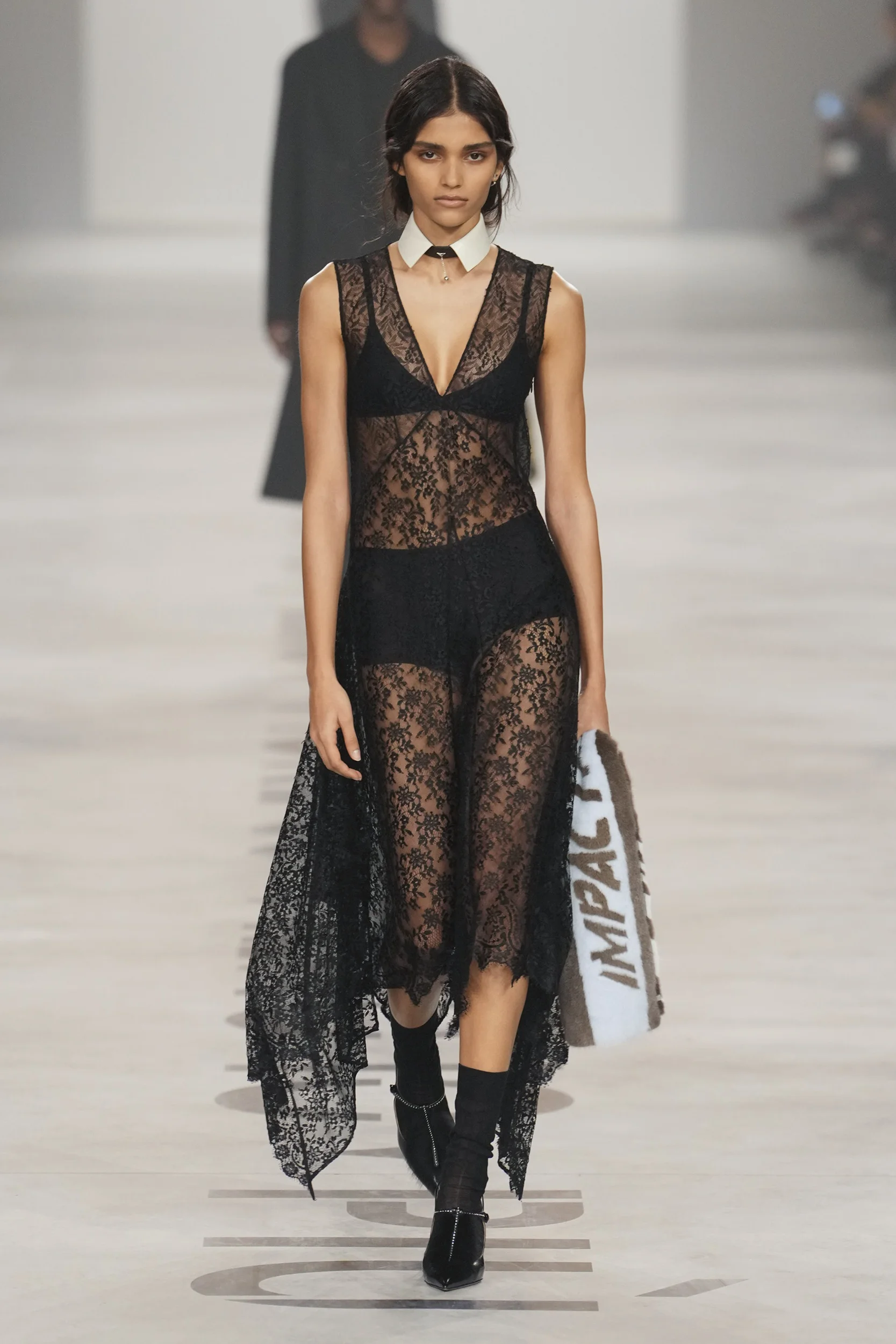 2026-27年秋冬コレクション_FENDI(フェンディ)_モデル_25