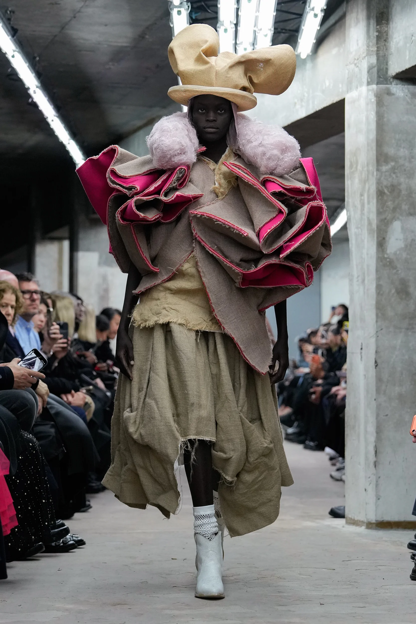 2026年春夏コレクション_COMME DES GARÇONS(コム デ ギャルソン)_モデル_4