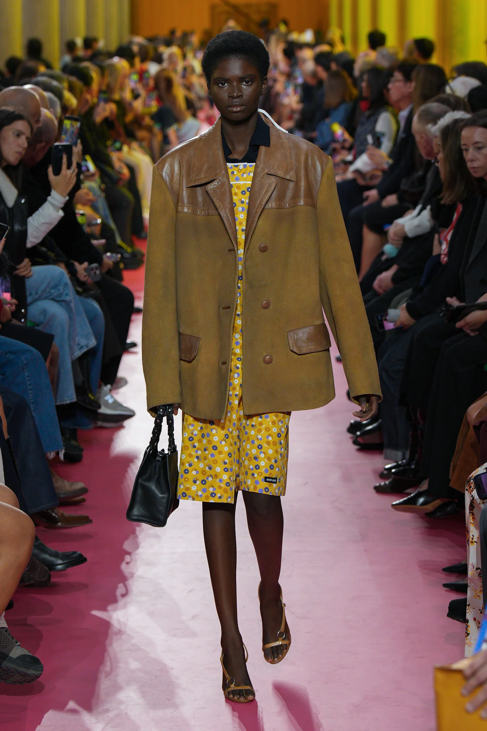 2026年春夏コレクション_MIU MIU(ミュウミュウ)_モデル_16