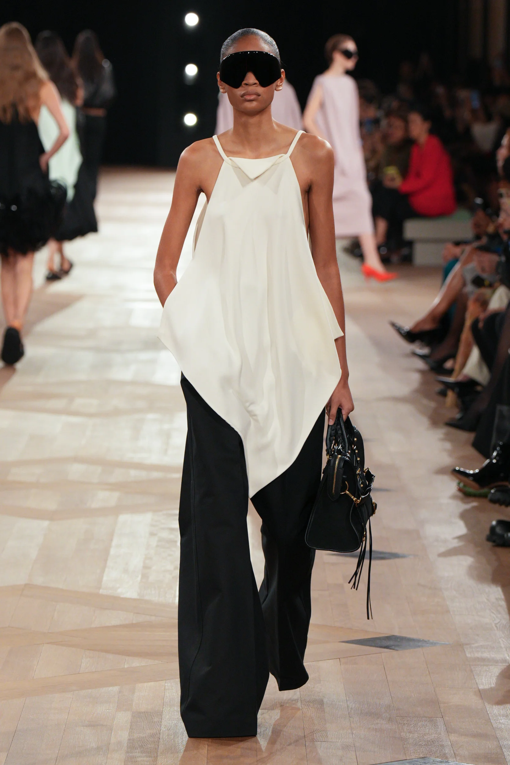 2026年春夏コレクション_BALENCIAGA(バレンシアガ)_モデル_18