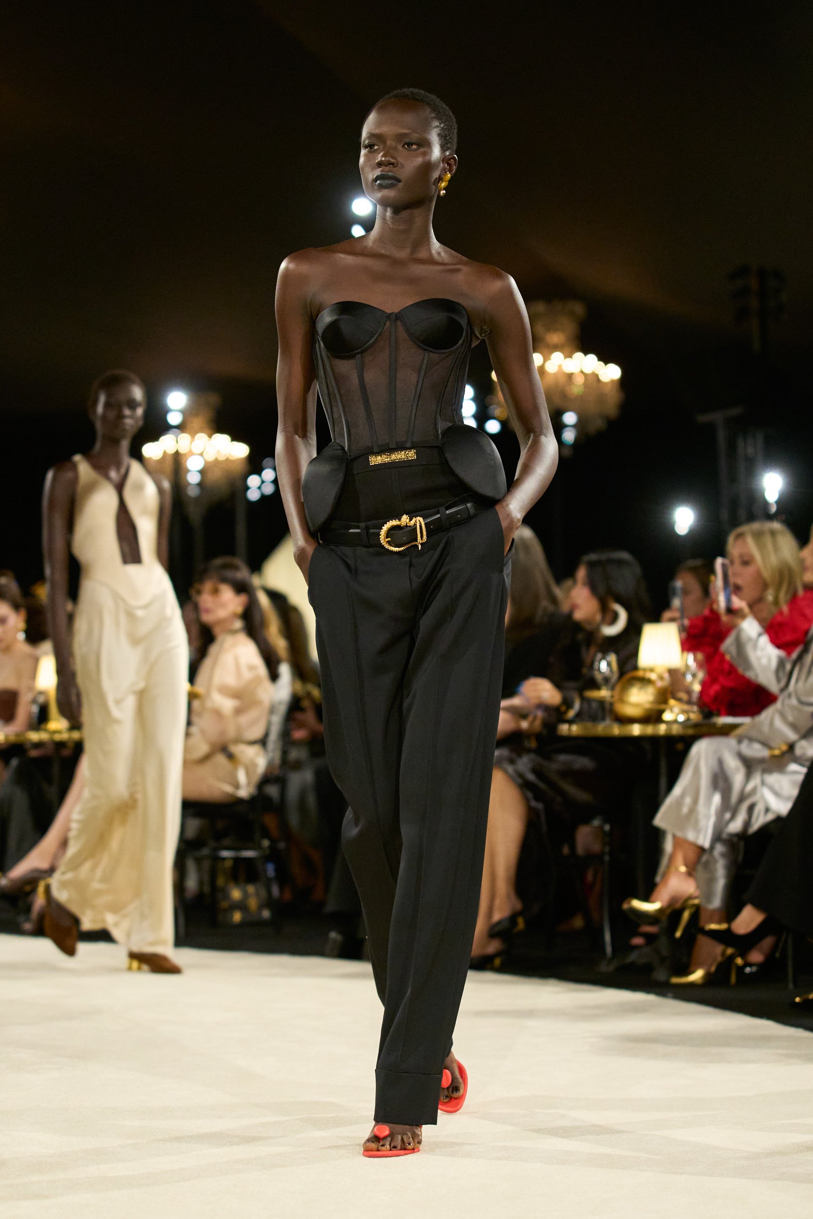 2027年春夏コレクション_SCHIAPARELLI(スキャパレリ)_モデル_10
