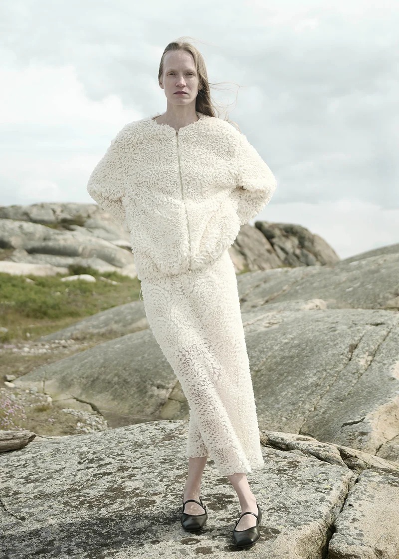 HERNO 青と白から始まる季節の画像5