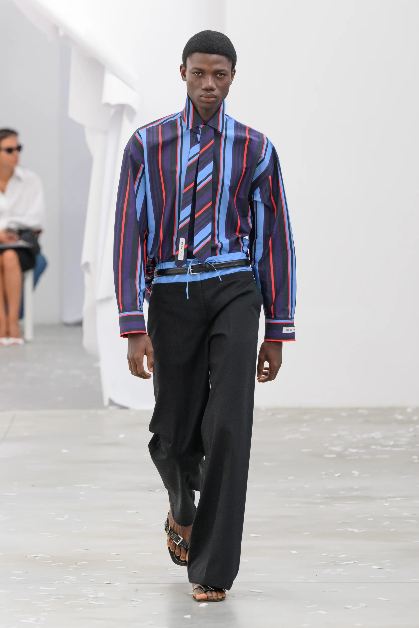 2027年春夏コレクション_MSGM(エムエスジーエム)_モデル_21
