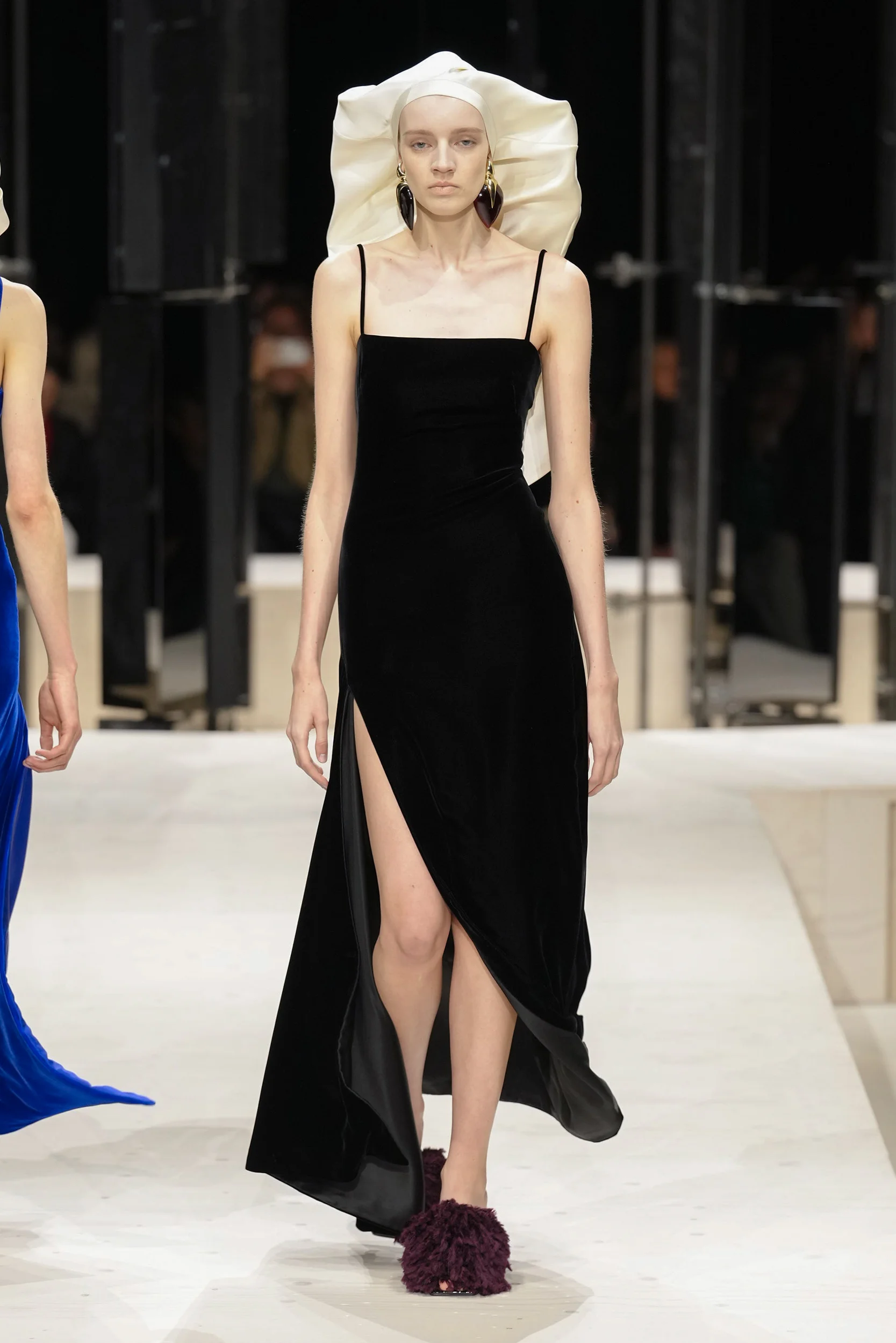 2026-27年秋冬コレクション_GIVENCHY(ジバンシィ)_モデル_2