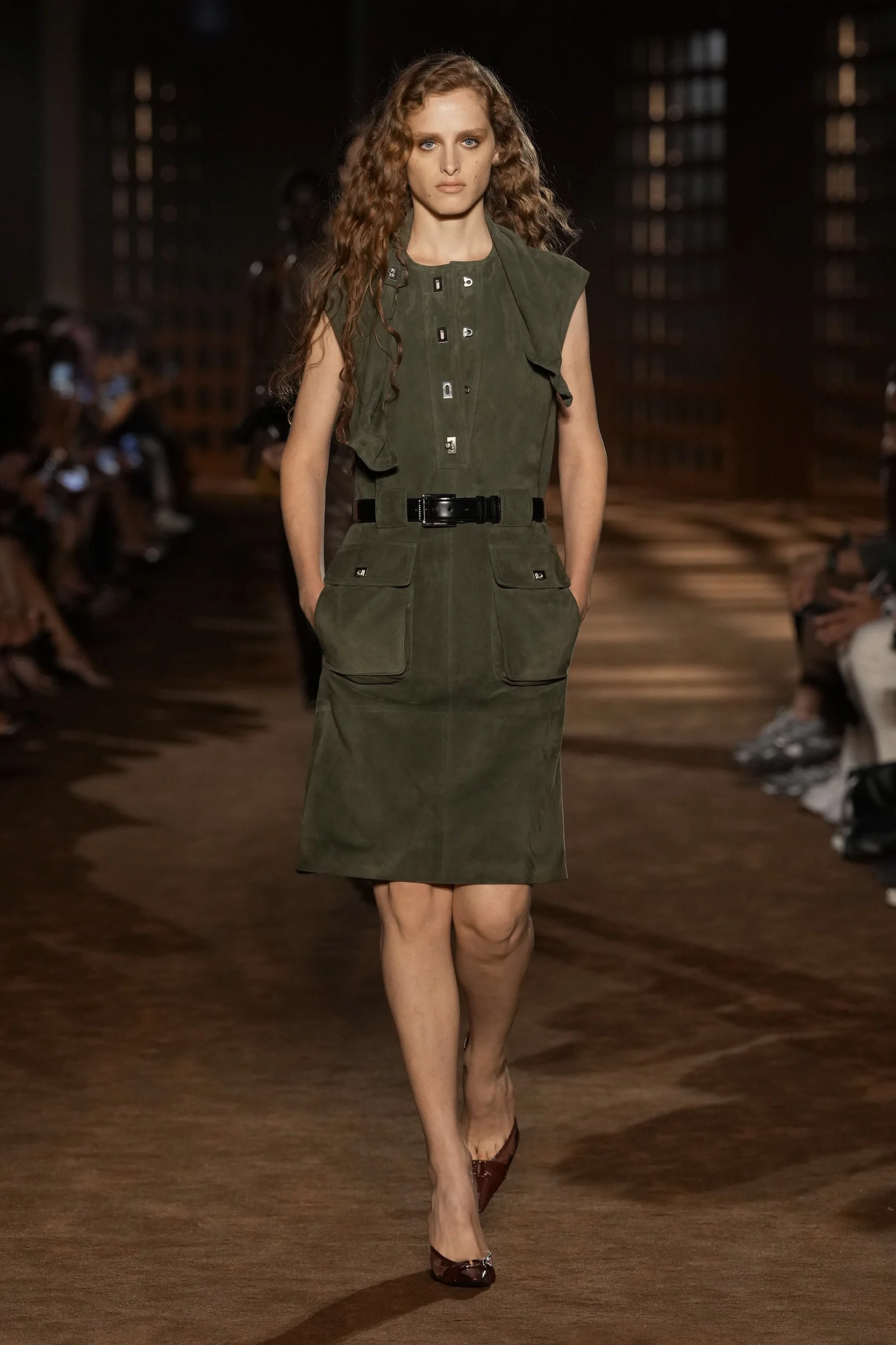 2027年春夏コレクション_FERRAGAMO(フェラガモ)_モデル_33