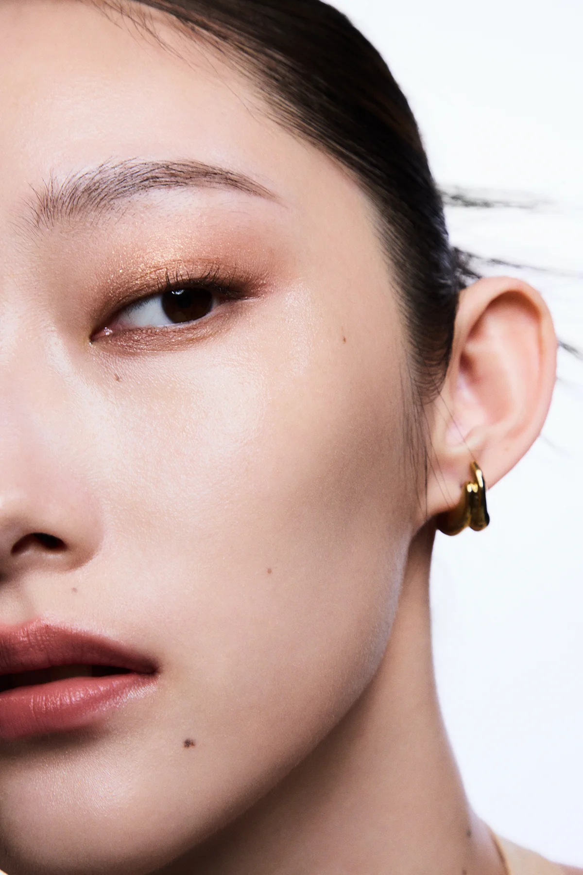 SUQQU その肌は光彩を放つ。 ザ リクイド ファンデーション eで 「艶高さ」の極みへの画像1