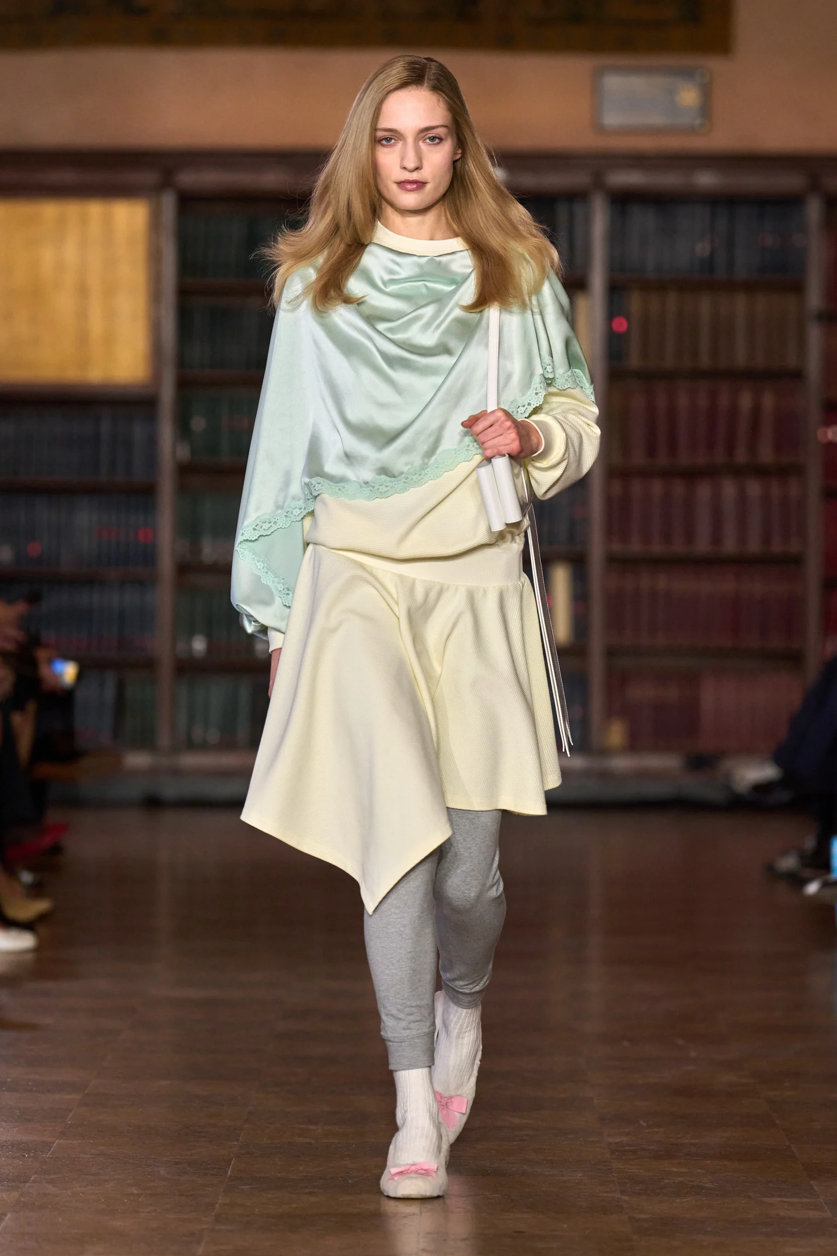 2026-27年秋冬コレクション_SANDY LIANG(サンディ・リアン)_モデル_11