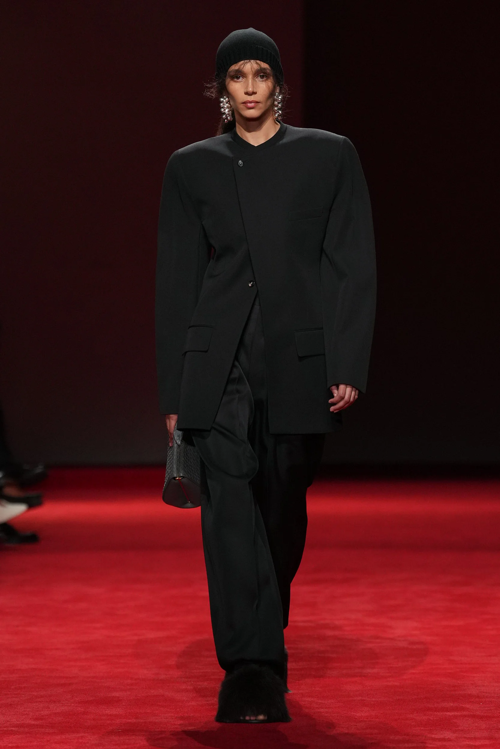 2026-27年秋冬コレクション_BOTTEGA VENETA(ボッテガ ヴェネタ)_モデル_2