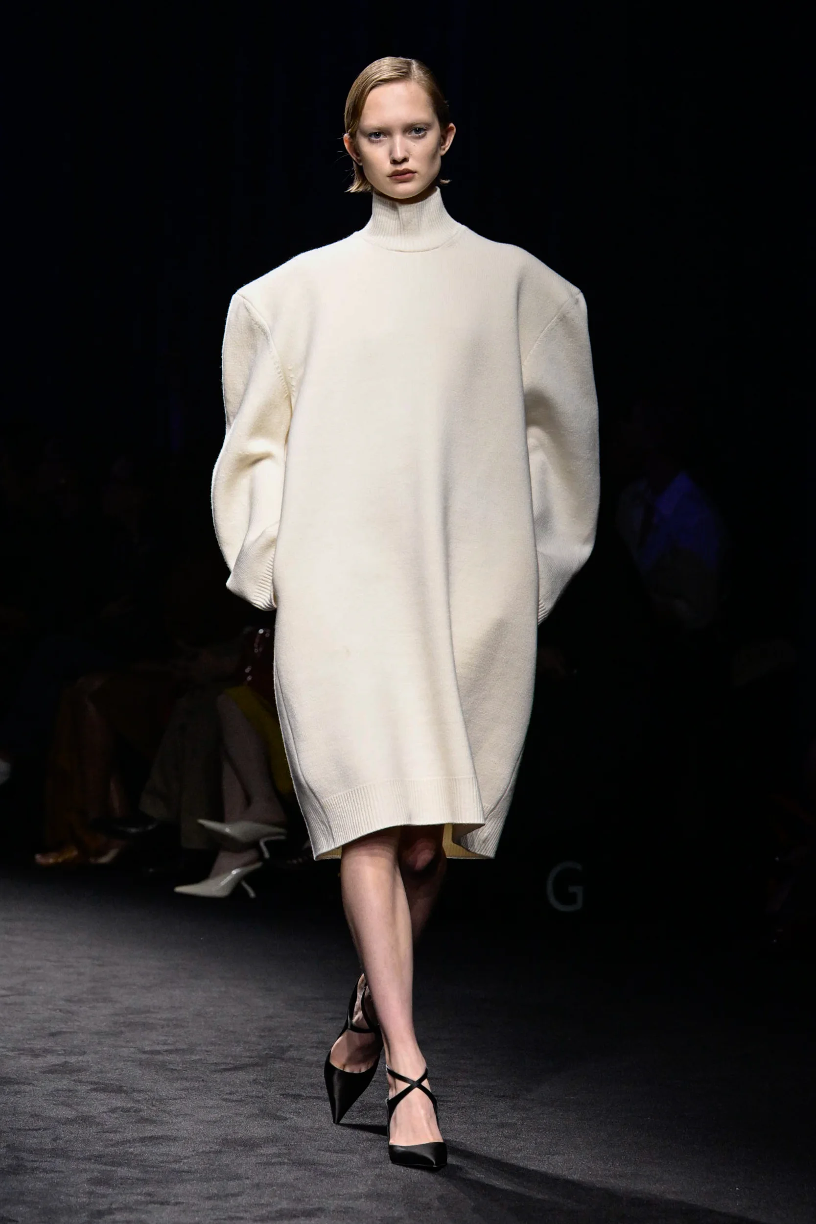 2026-27年秋冬コレクション_FERRAGAMO(フェラガモ)_モデル_32