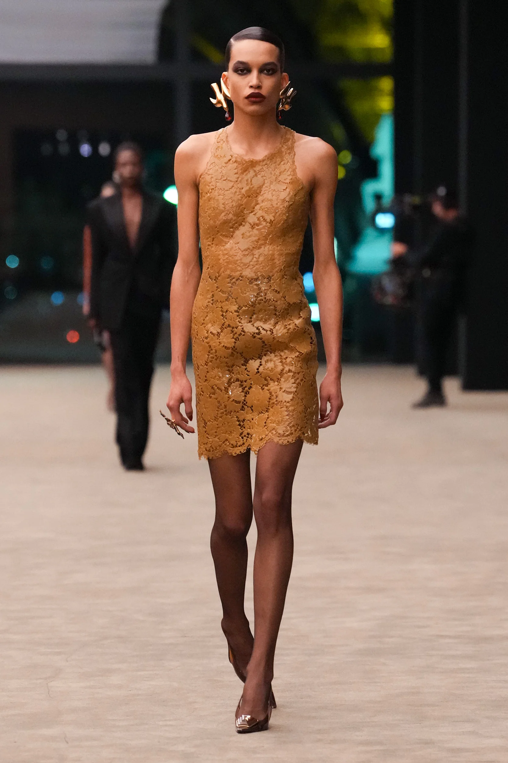 2026-27年秋冬コレクション_SAINT LAURENT(サンローラン)_モデル_42