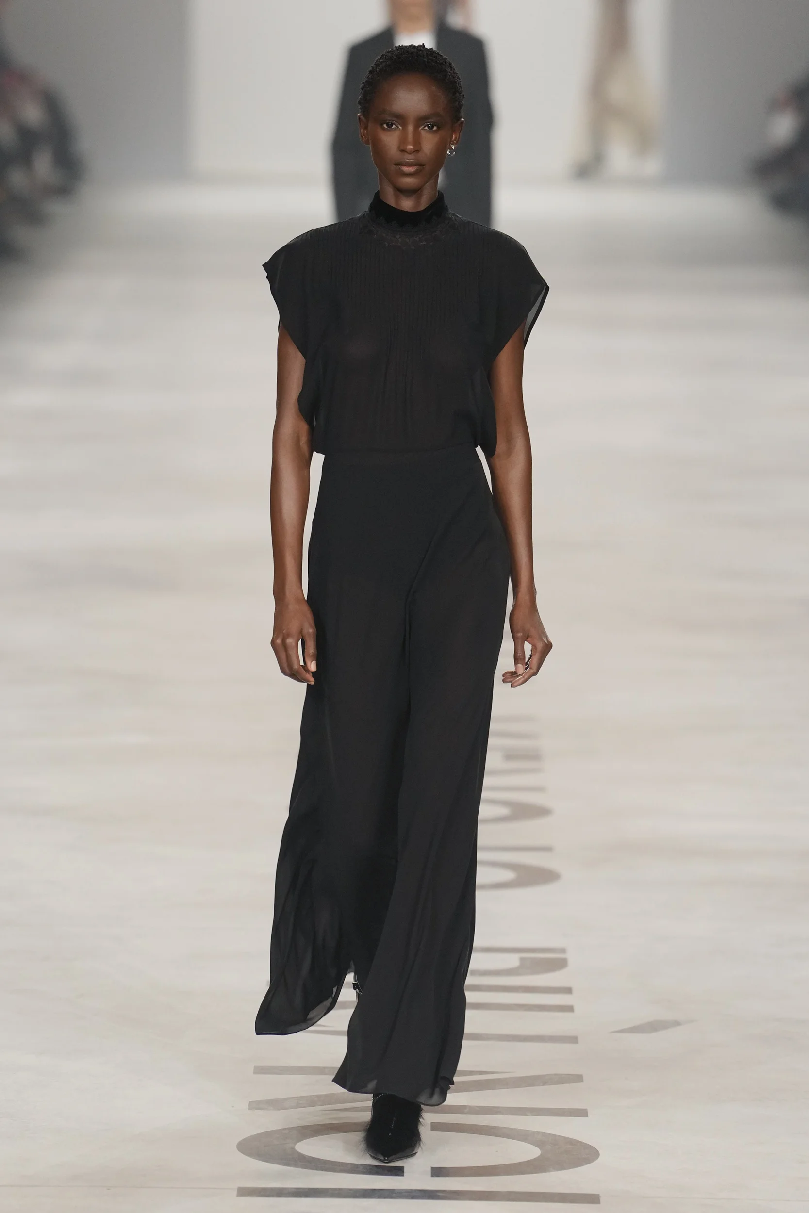 2026-27年秋冬コレクション_FENDI(フェンディ)_モデル_73