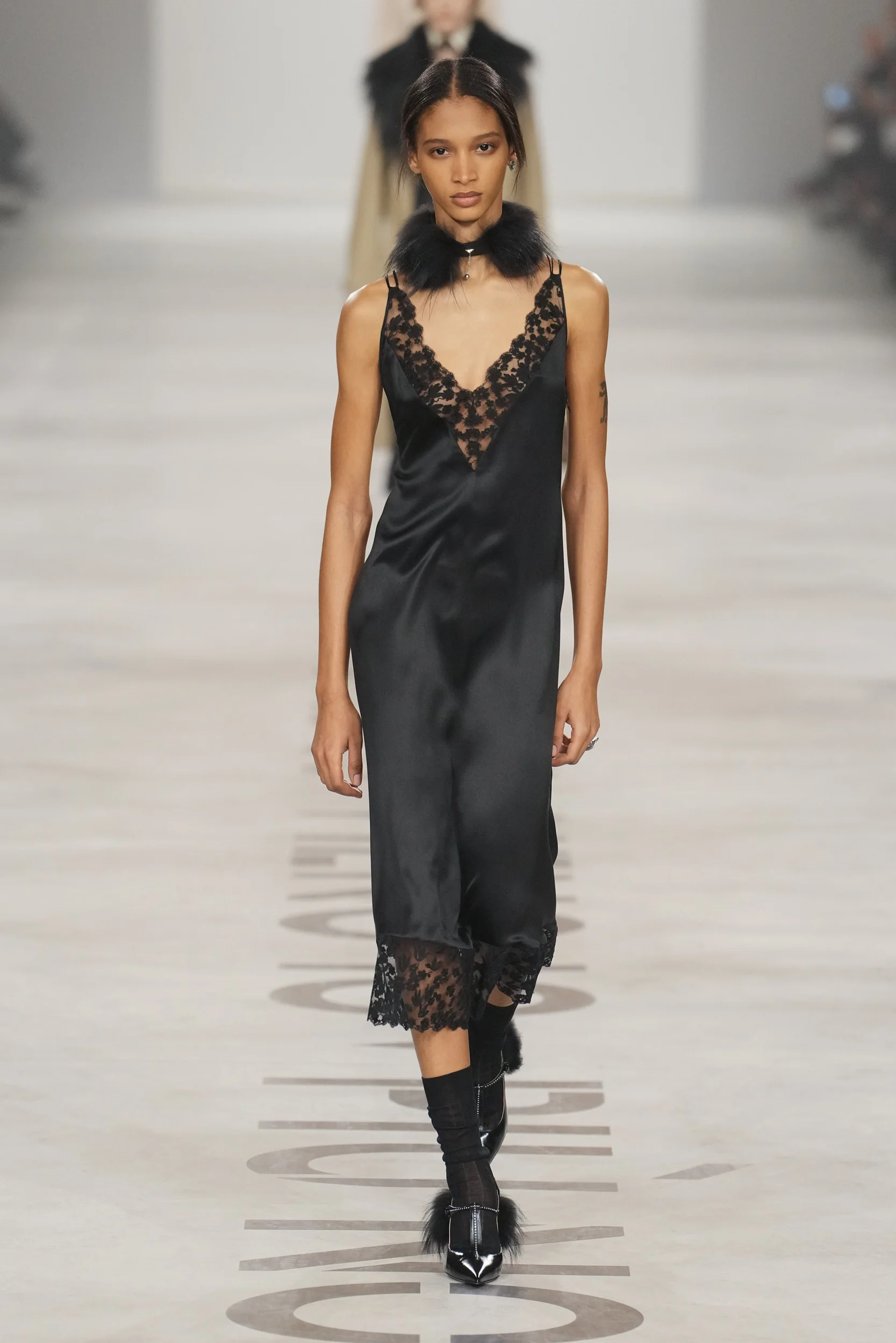 2026-27年秋冬コレクション_FENDI(フェンディ)_モデル_17