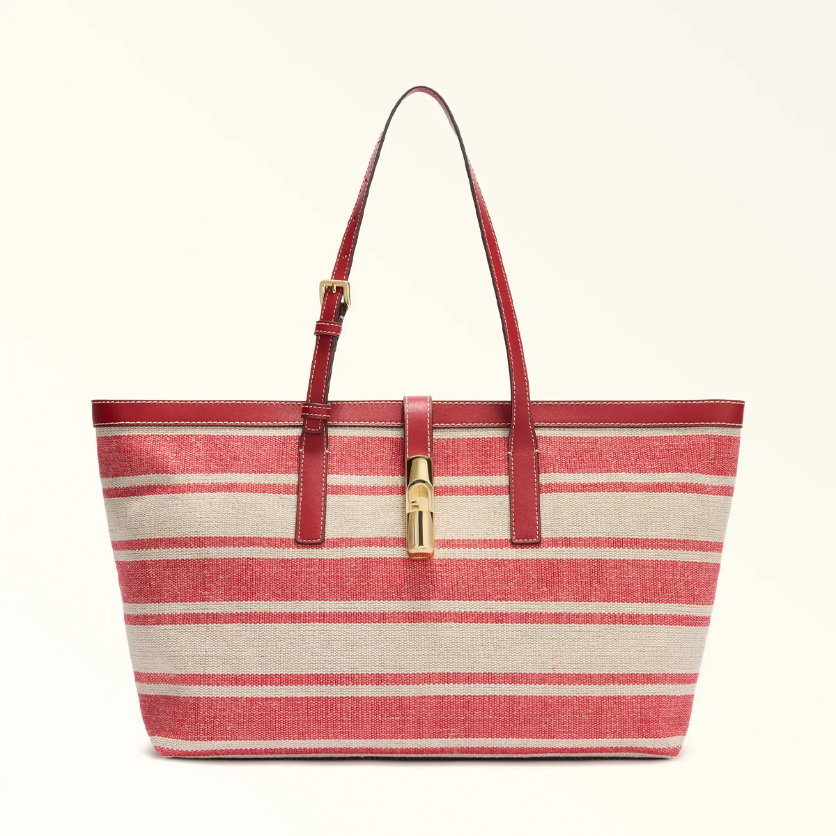 心地よさと洗練が同居するバッグ、FURLA デビー　前田敦子と南イタリアの風を感じての画像8-6