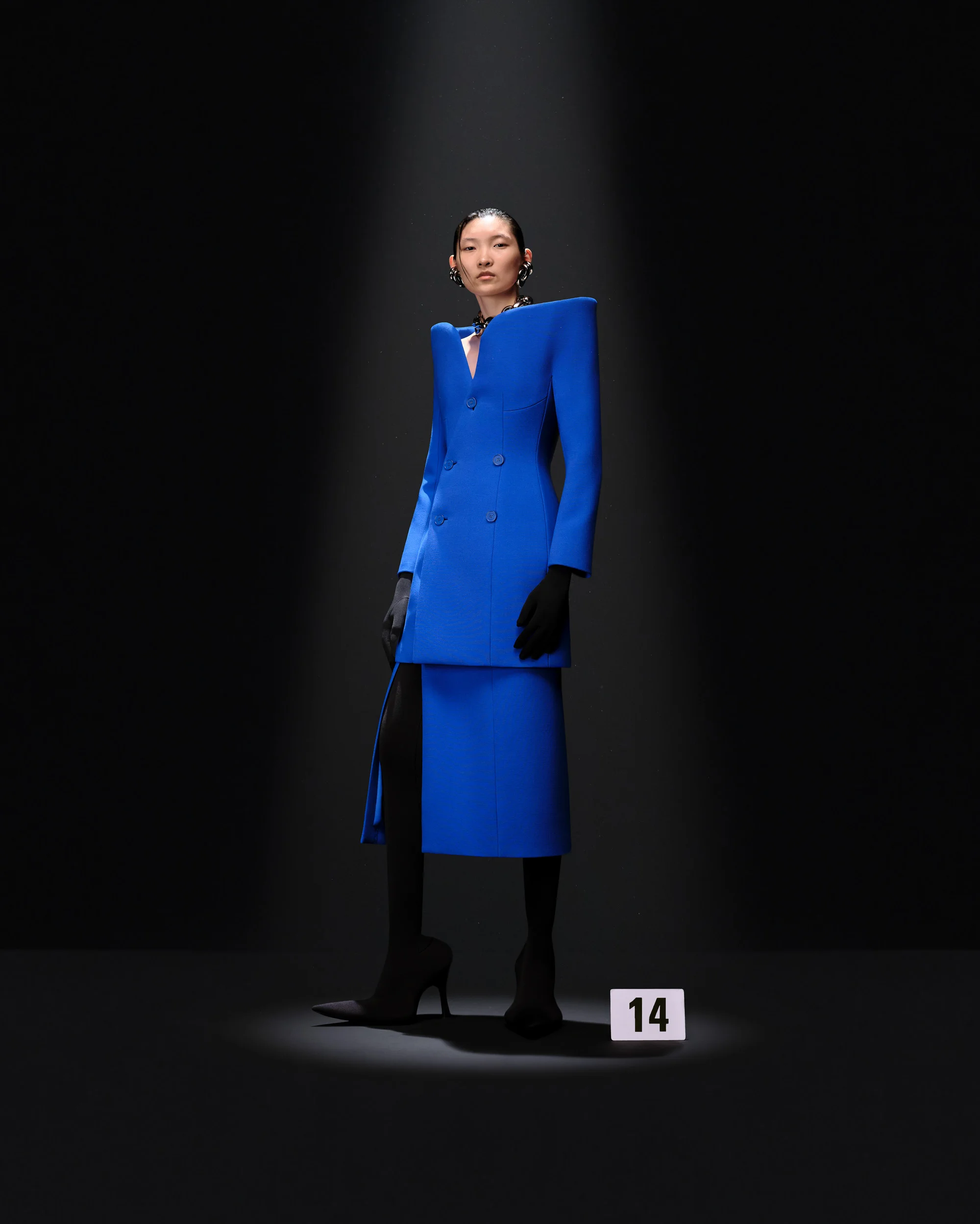 2023-24年秋冬オートクチュールコレクション_BALENCIAGA(バレンシアガ)_モデル_14