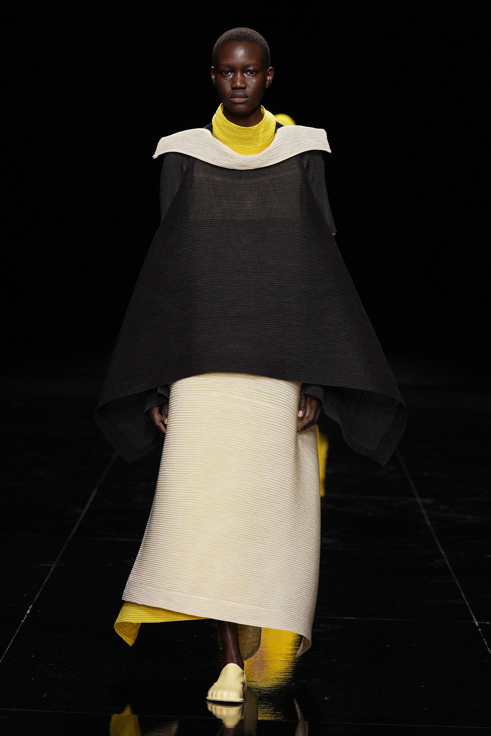 2027年春夏コレクション_ISSEY MIYAKE(イッセイミヤケ)_モデル_42