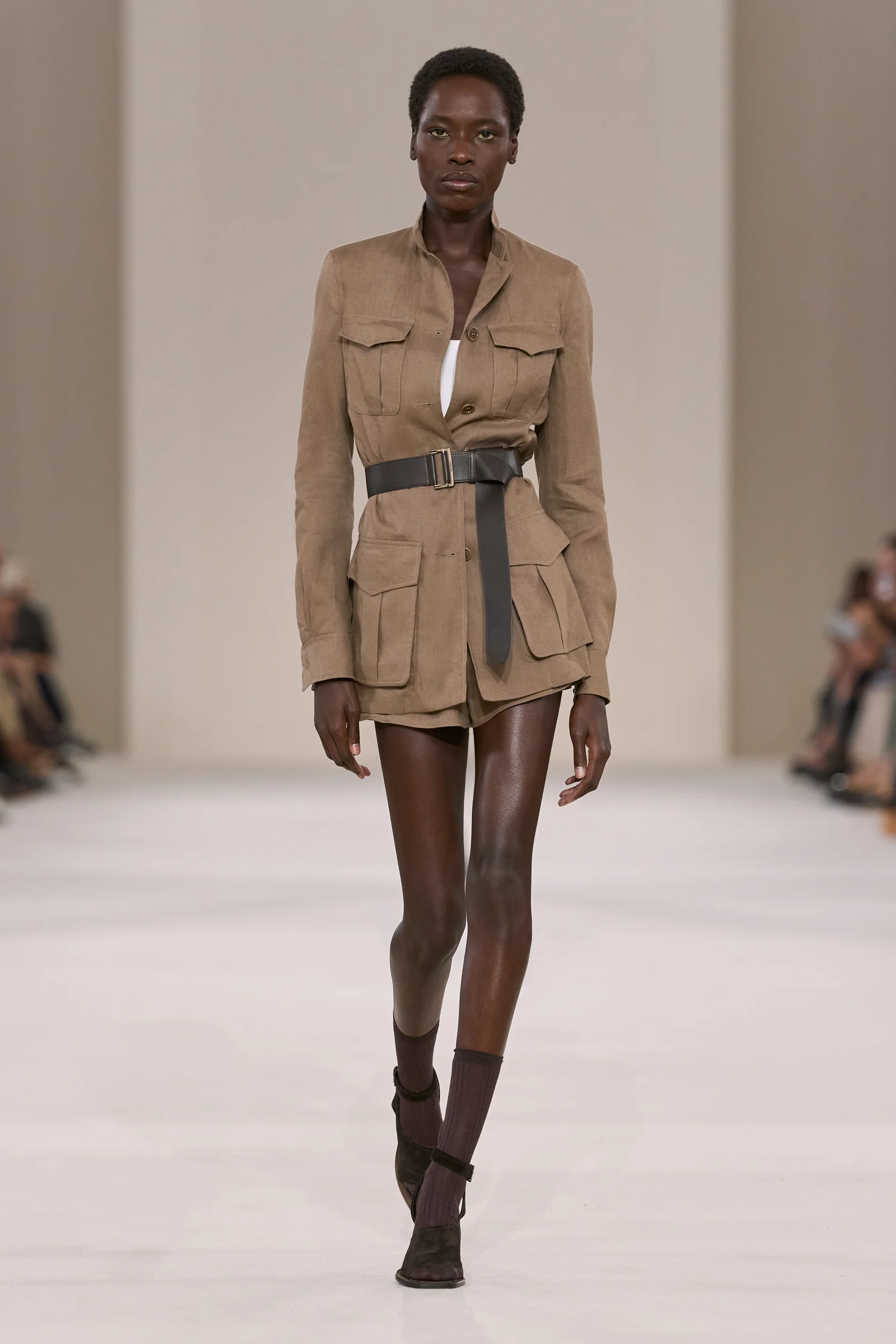 2027年春夏コレクション_MAX MARA(マックスマーラ)_モデル_2