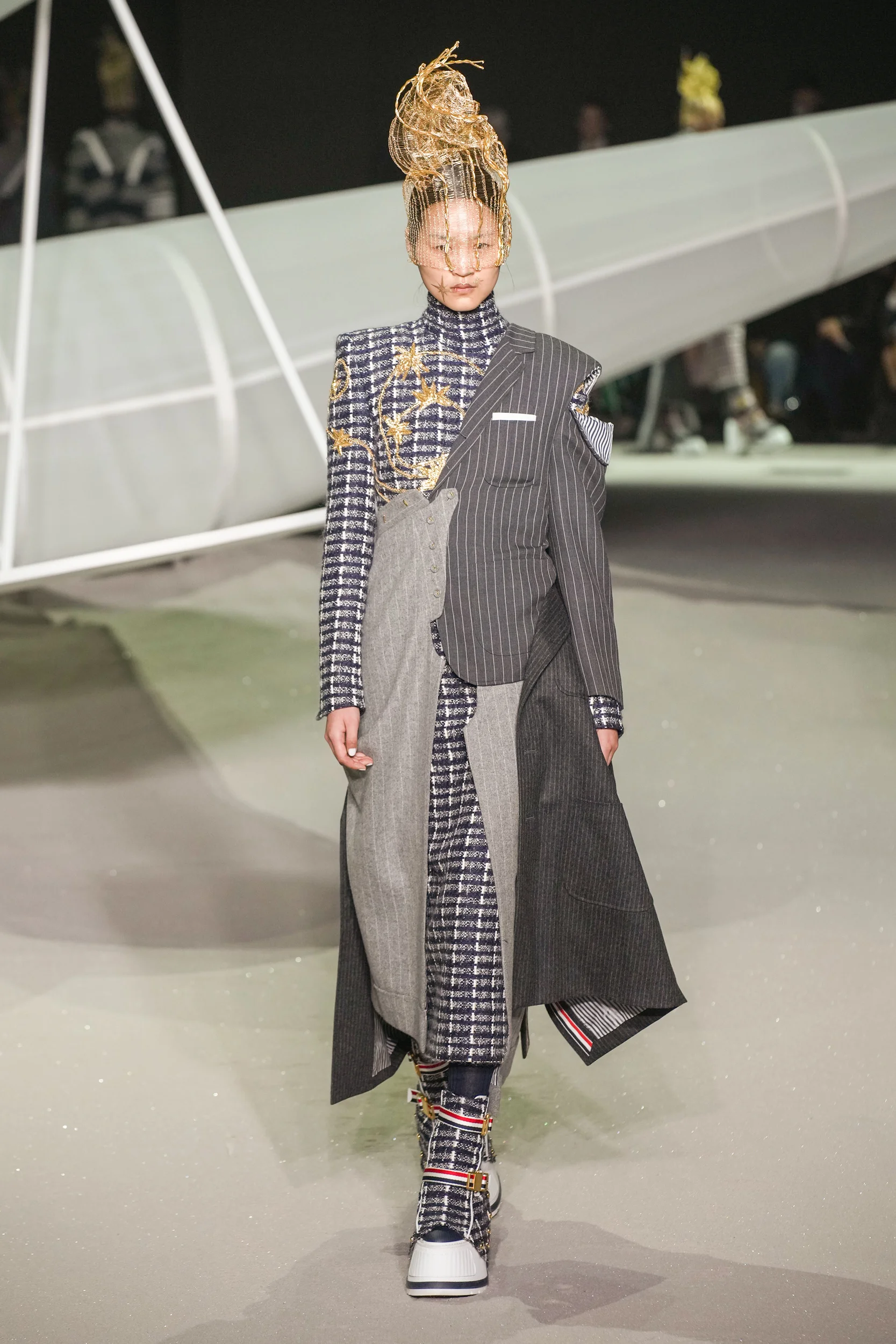 2023-24年秋冬コレクション_THOM BROWNE(トム ブラウン ニューヨーク)_モデル_49