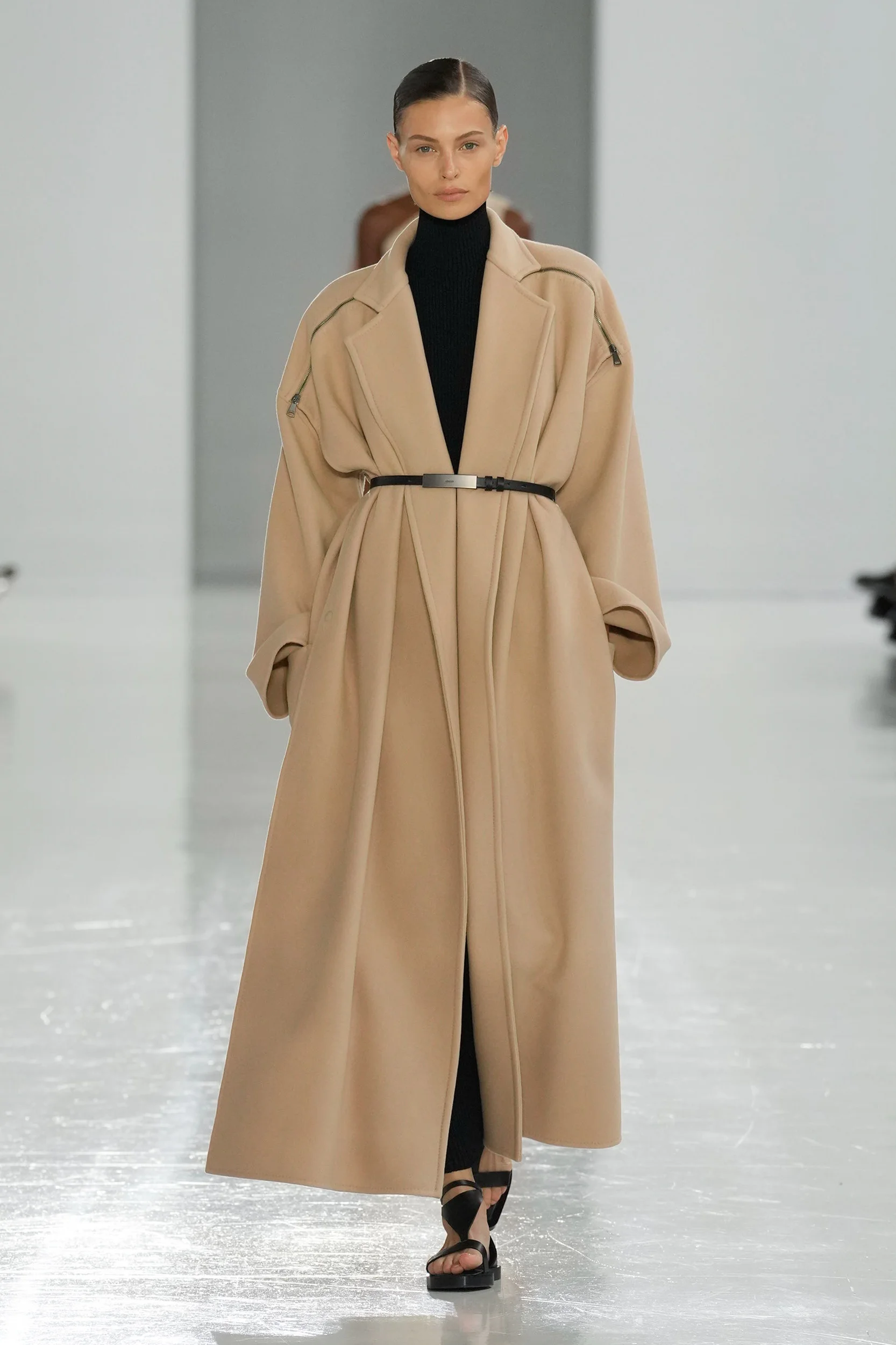 2025年秋冬コレクション_MAX MARA(マックスマーラ)_モデル_20