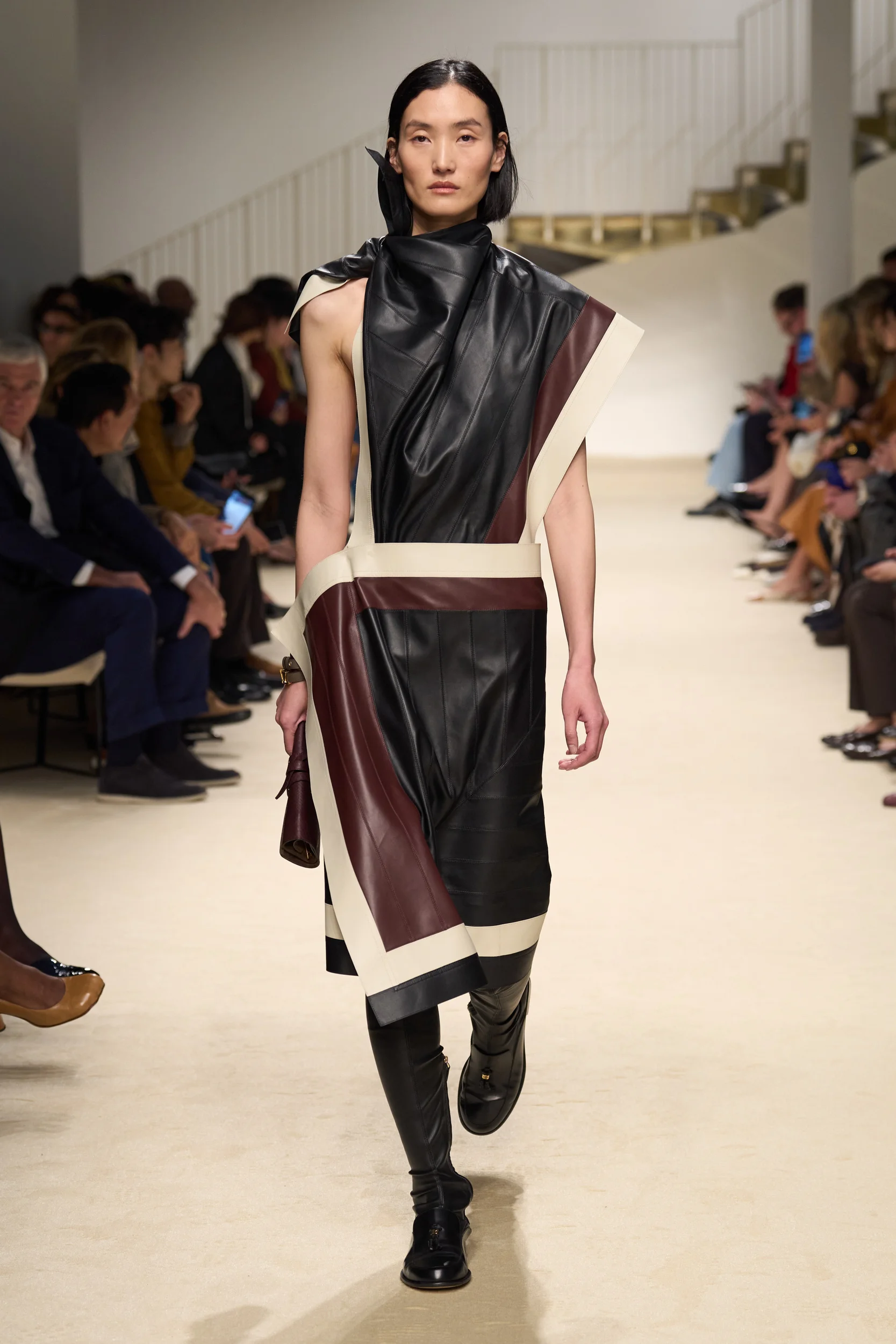 2026-27年秋冬コレクション_TOD'S(トッズ)_モデル_38